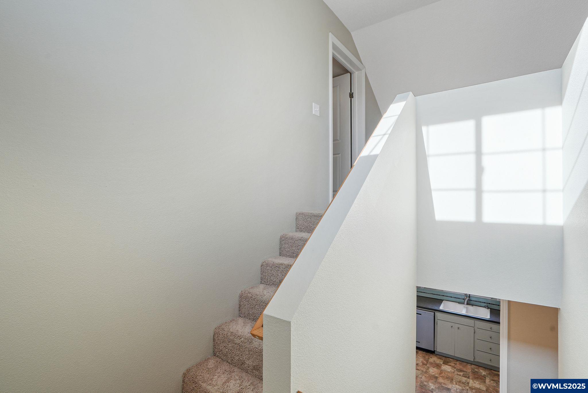 Salem, Oregon 97302, United States, 5 Bedrooms Bedrooms, ,3 BathroomsBathrooms,Residential,Pending,16089