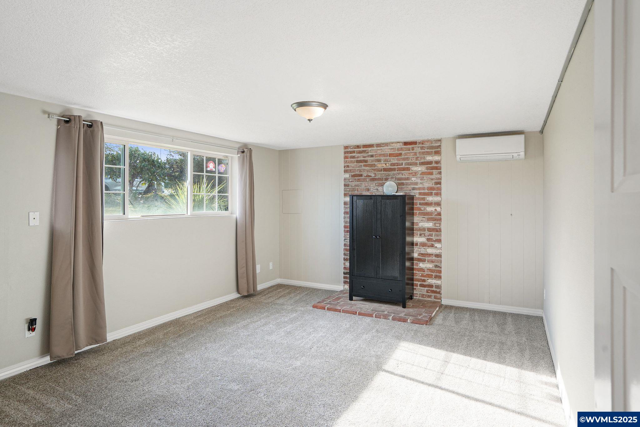 Salem, Oregon 97302, United States, 5 Bedrooms Bedrooms, ,3 BathroomsBathrooms,Residential,Pending,16089