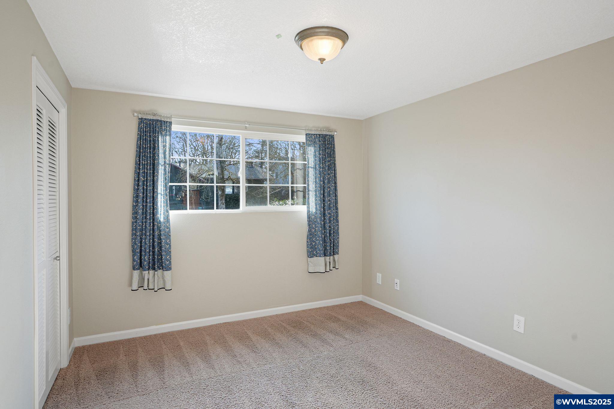 Salem, Oregon 97302, United States, 5 Bedrooms Bedrooms, ,3 BathroomsBathrooms,Residential,Pending,16089