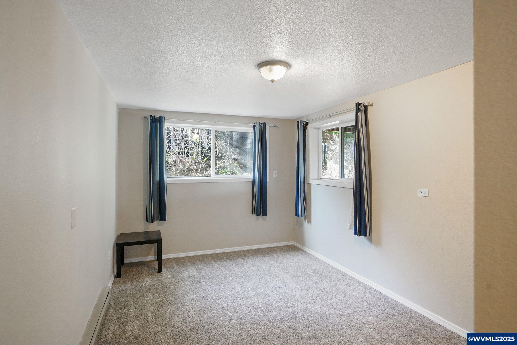 Salem, Oregon 97302, United States, 5 Bedrooms Bedrooms, ,3 BathroomsBathrooms,Residential,Pending,16089