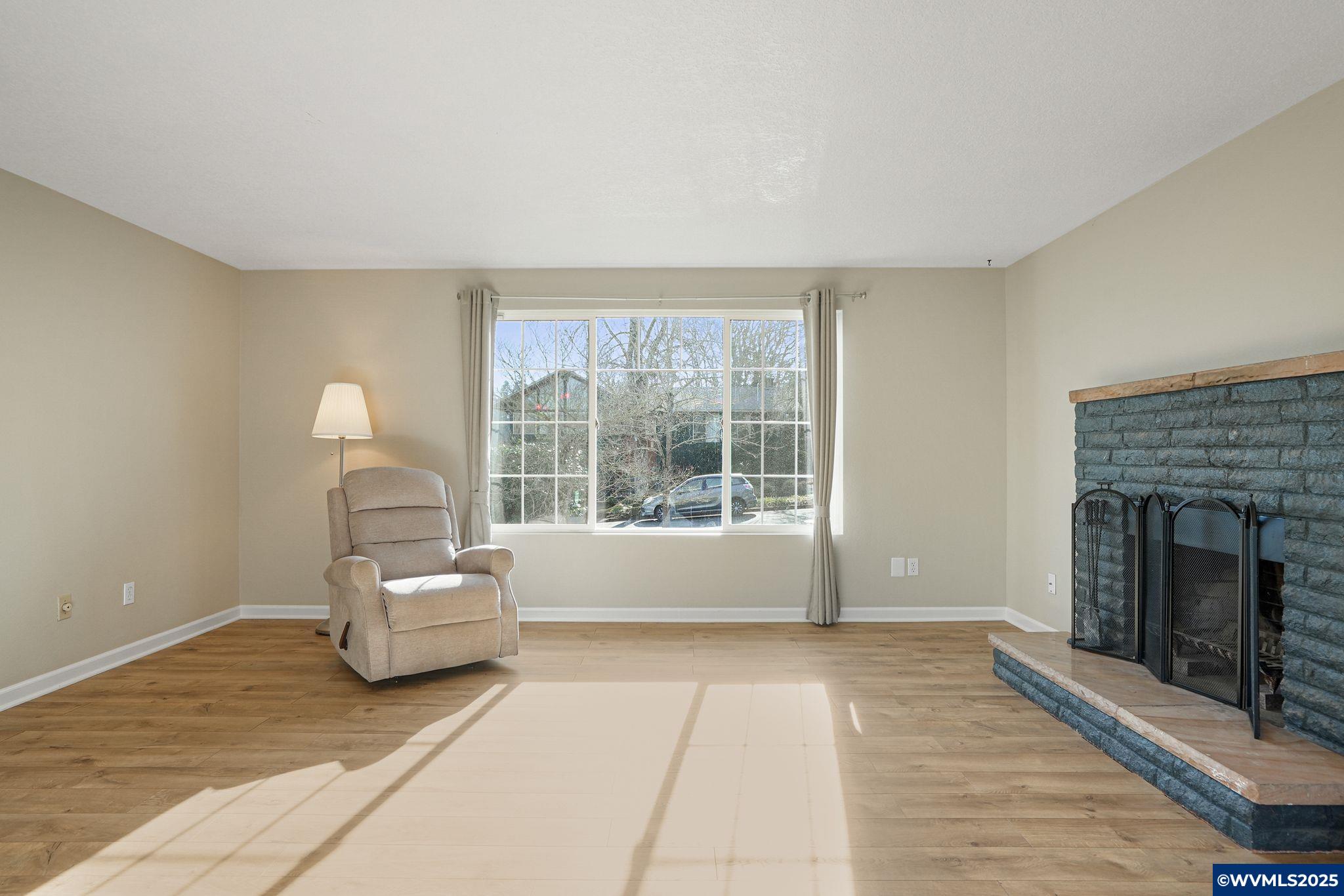 Salem, Oregon 97302, United States, 5 Bedrooms Bedrooms, ,3 BathroomsBathrooms,Residential,Pending,16089