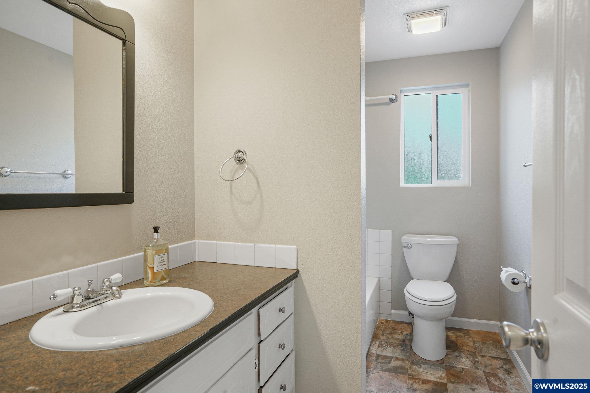 Salem, Oregon 97302, United States, 5 Bedrooms Bedrooms, ,3 BathroomsBathrooms,Residential,Pending,16089