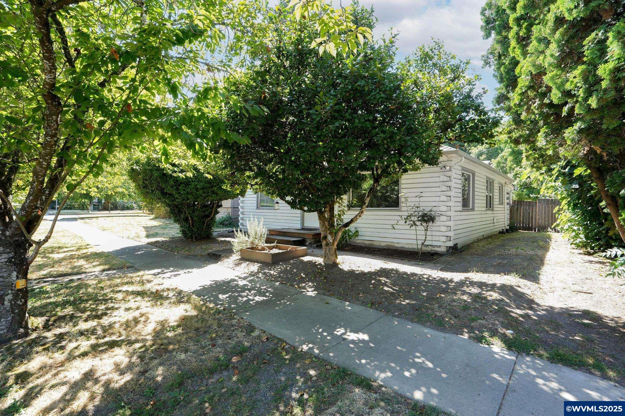 610 NW 5th St