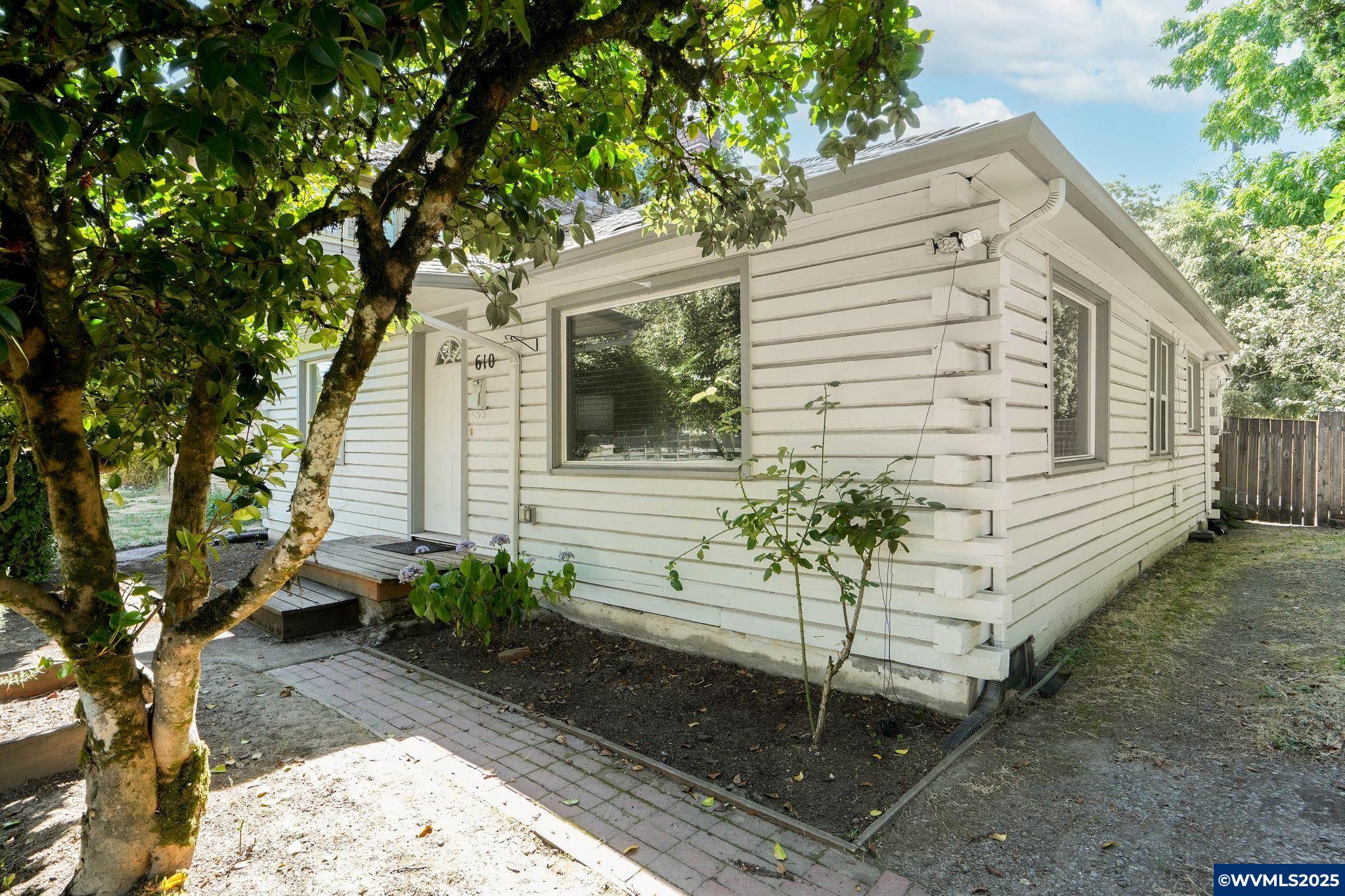 610 NW 5th St