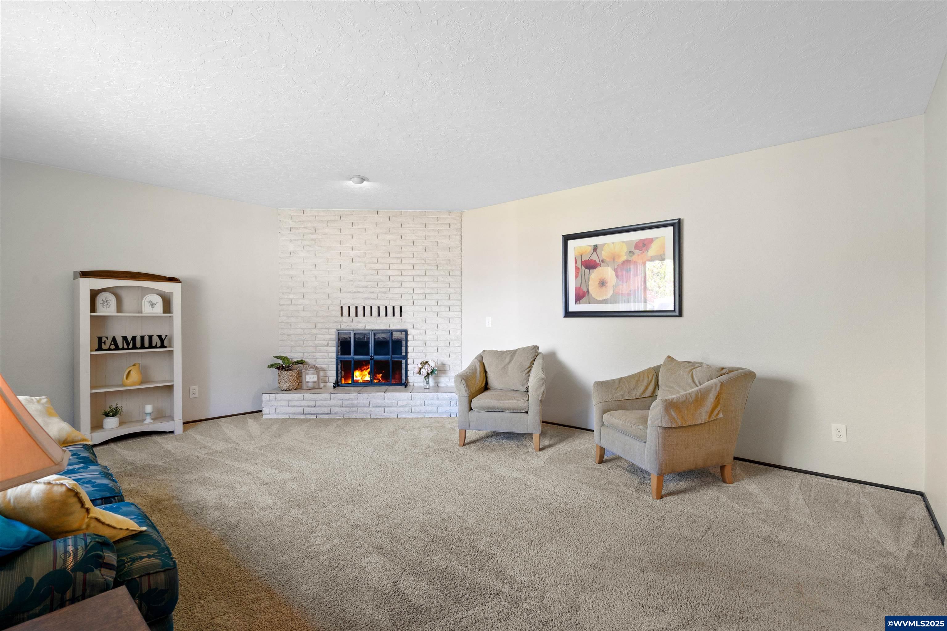 290 Tanglewood Dr