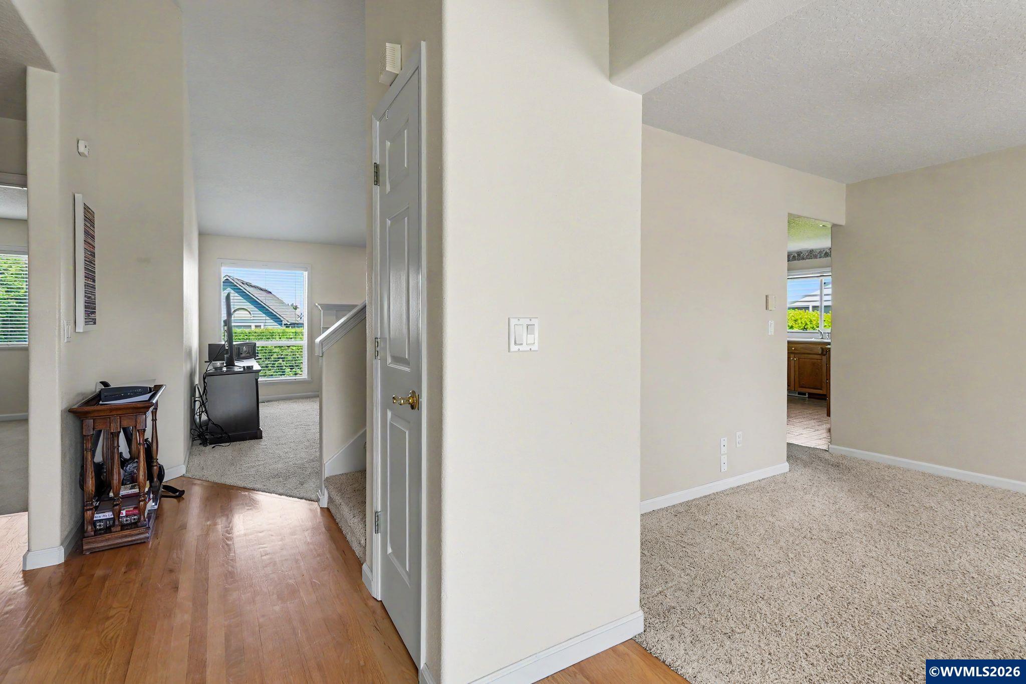 2041 Rollin Av NW