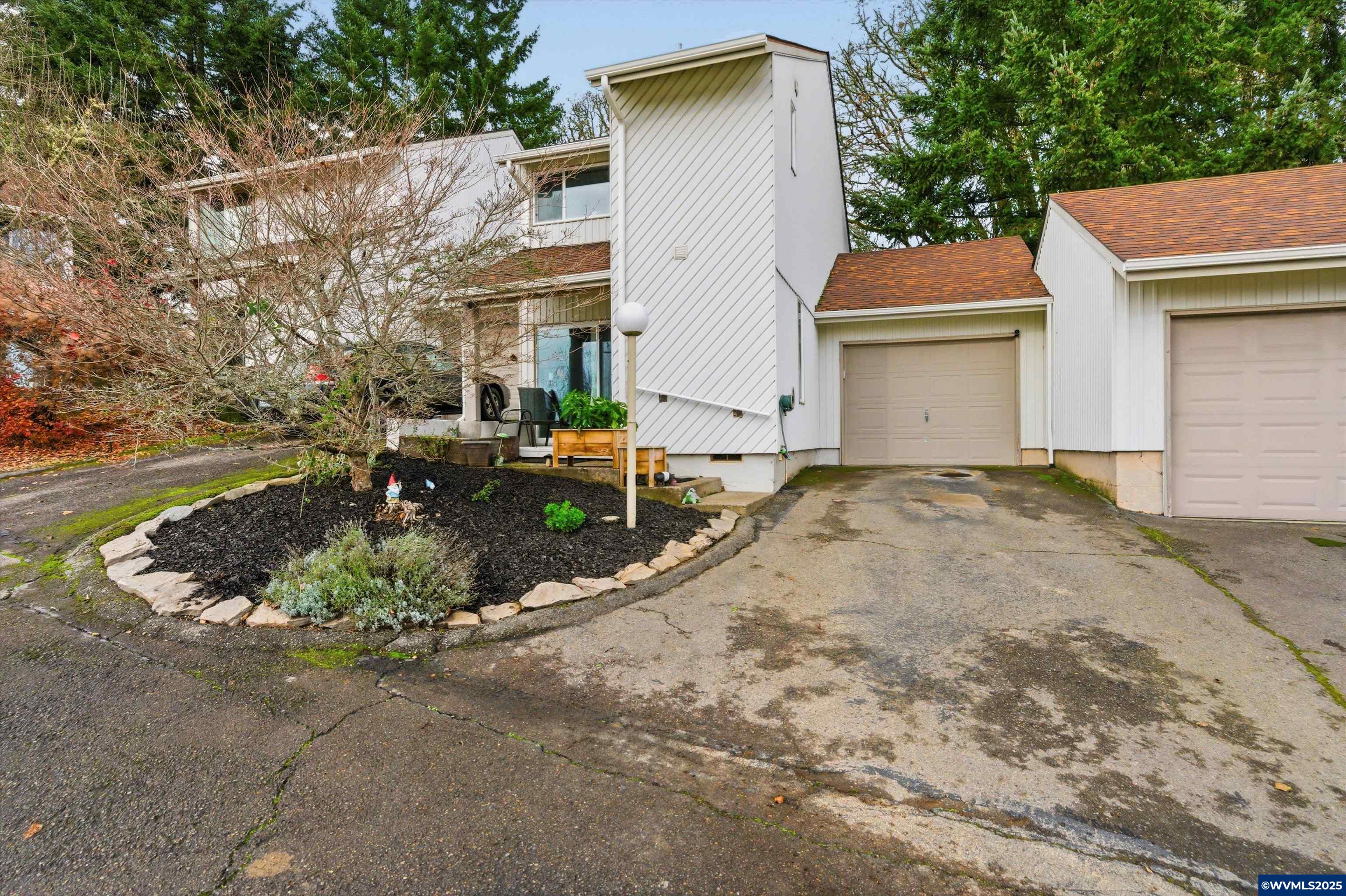 1450 SW Bridlewood Dr