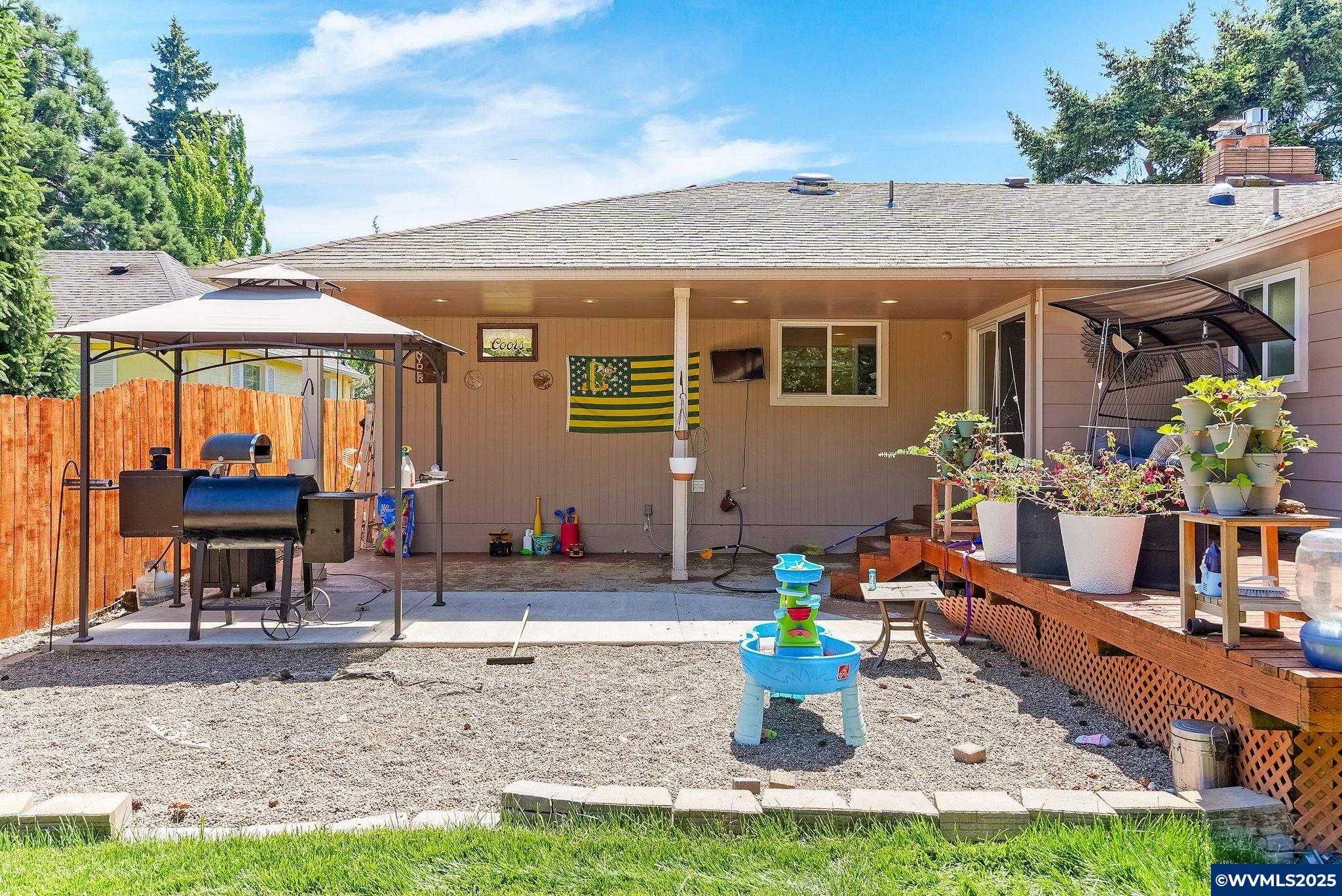 Salem, Oregon 97302, United States, 3 Bedrooms Bedrooms, ,2 BathroomsBathrooms,Residential,Pending,151852