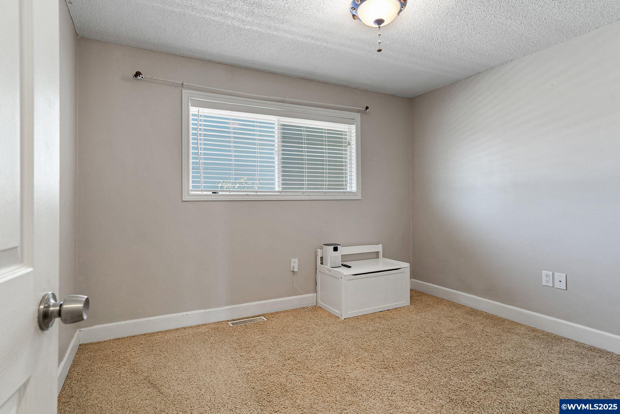 Salem, Oregon 97302, United States, 3 Bedrooms Bedrooms, ,2 BathroomsBathrooms,Residential,Pending,151852