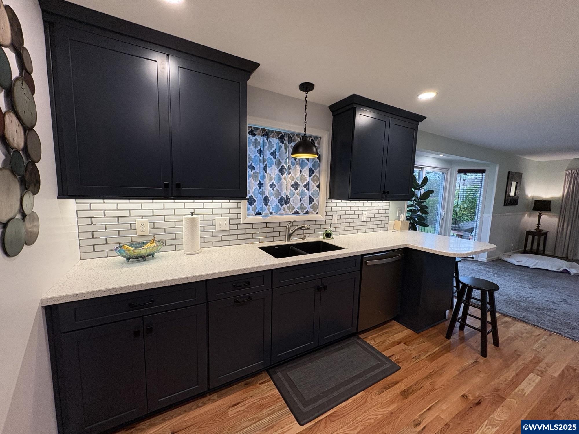 Salem, Oregon 97305, United States, 3 Bedrooms Bedrooms, ,2 BathroomsBathrooms,Residential,Pending,171085