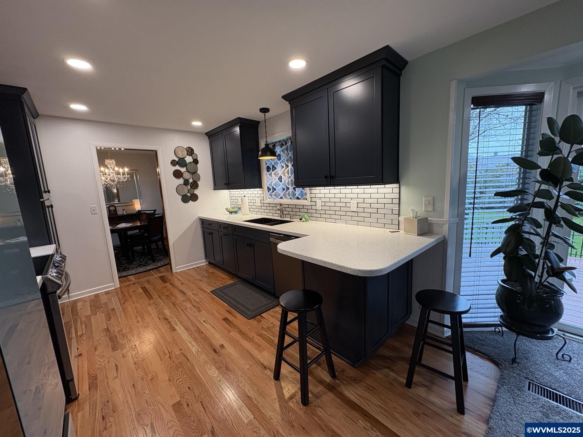 Salem, Oregon 97305, United States, 3 Bedrooms Bedrooms, ,2 BathroomsBathrooms,Residential,Pending,171085