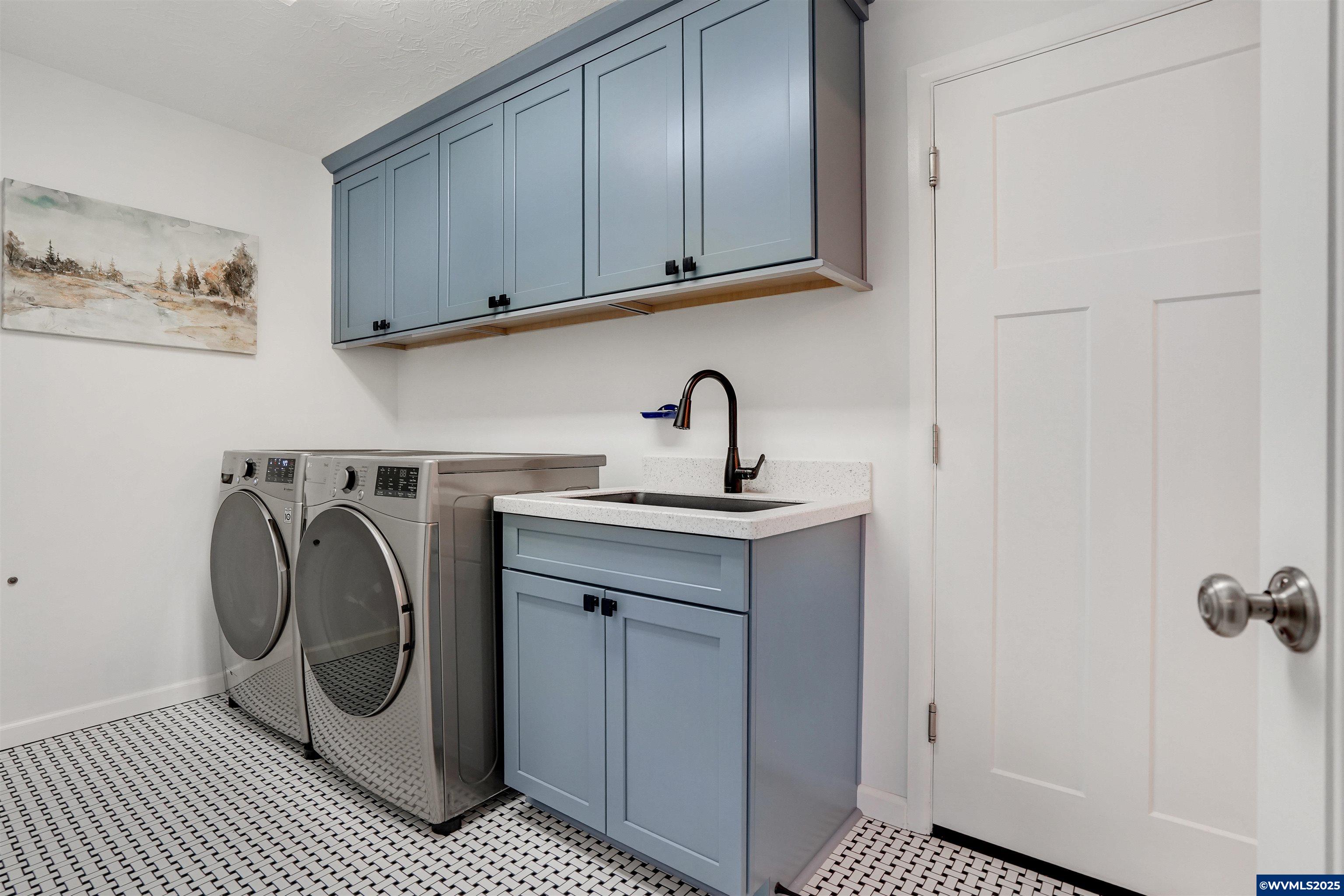 Salem, Oregon 97305, United States, 3 Bedrooms Bedrooms, ,2 BathroomsBathrooms,Residential,Pending,171085