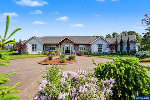 752 Macinnes Ln NE Salem OR 97317