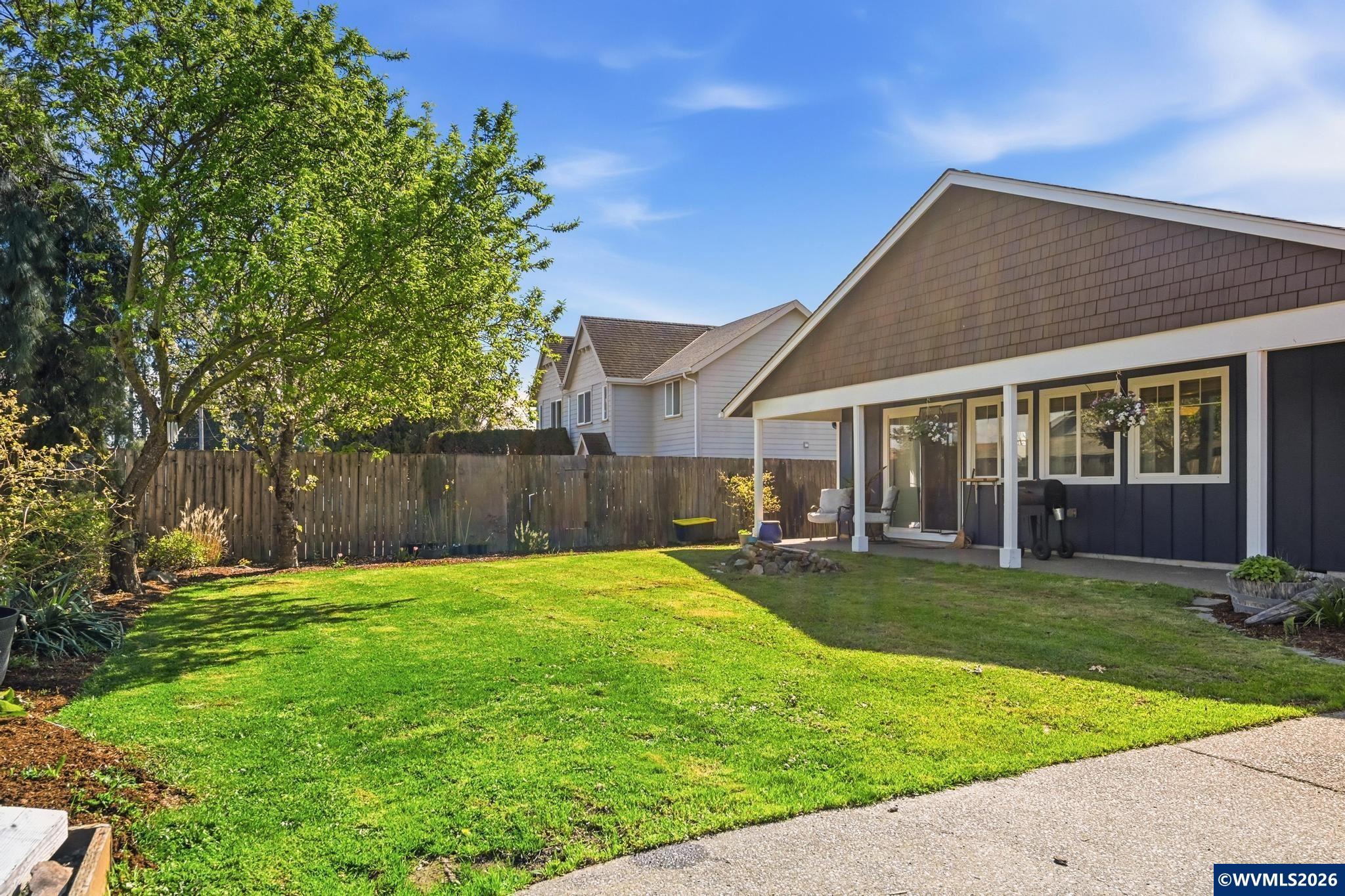 624 N Pershing St St