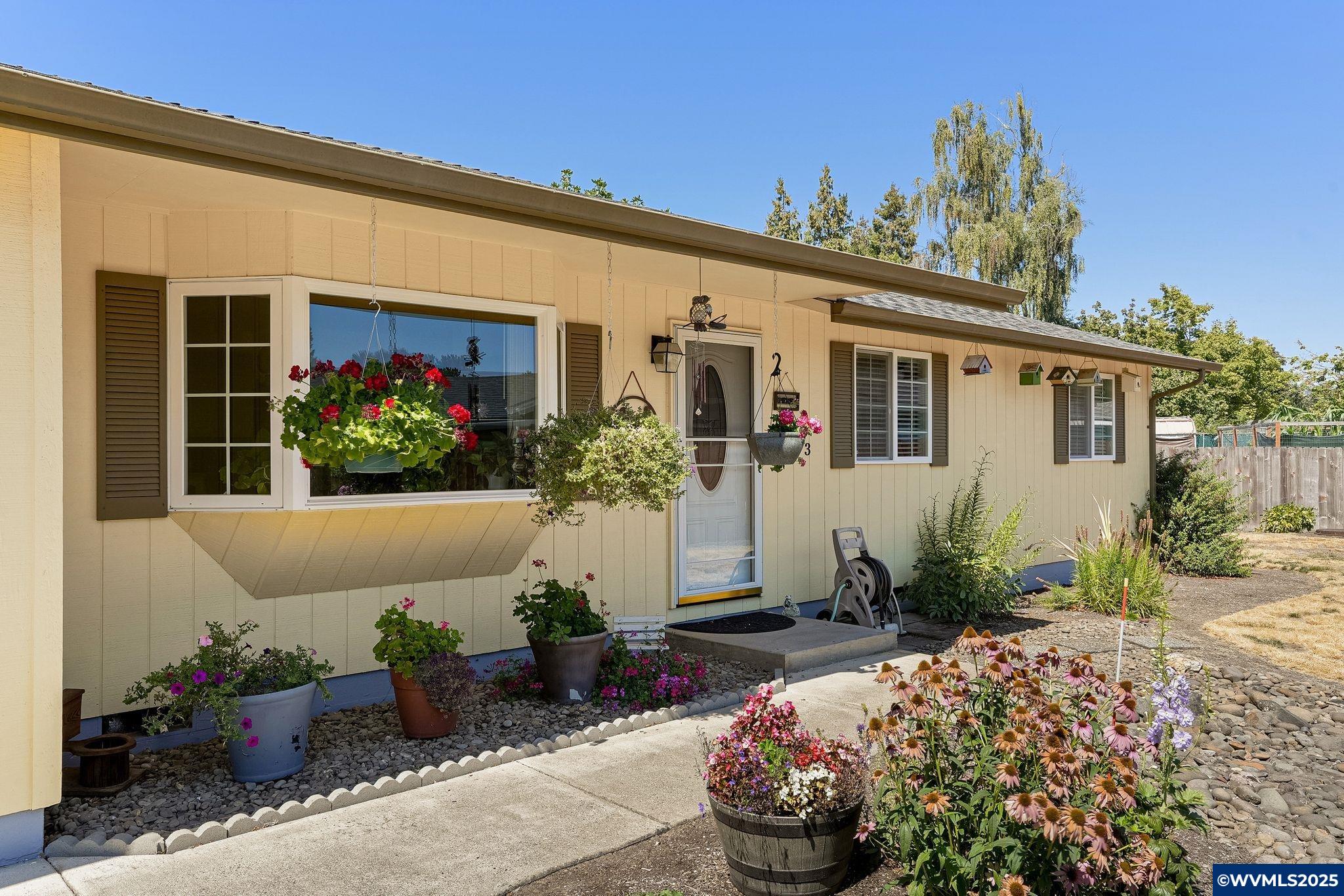 4313 Sylvia Ct SE