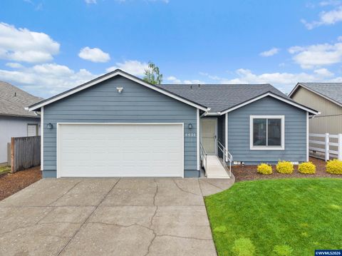 4451 Ocean Av NE Salem OR 97301