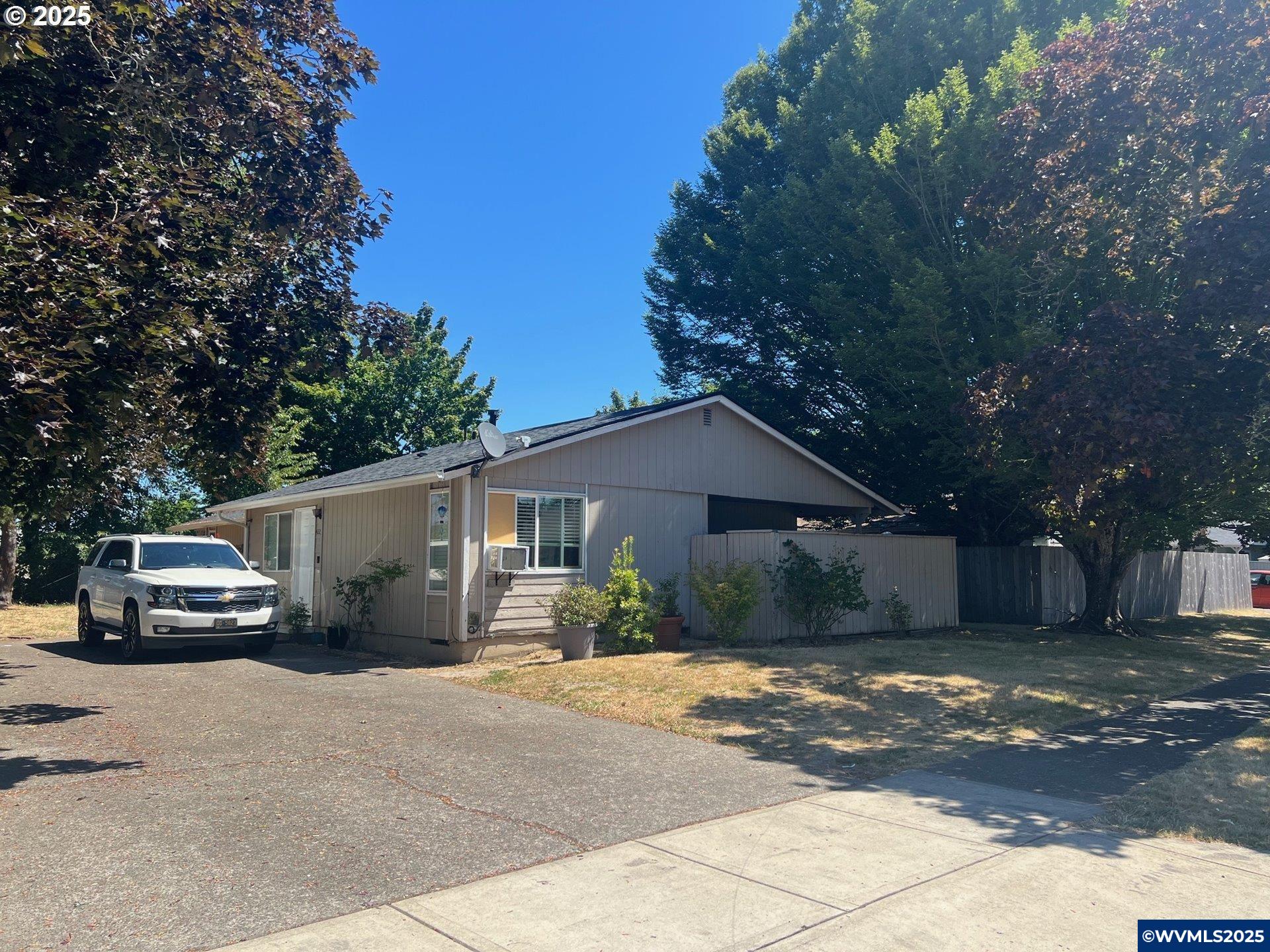 4223 Campbell Dr