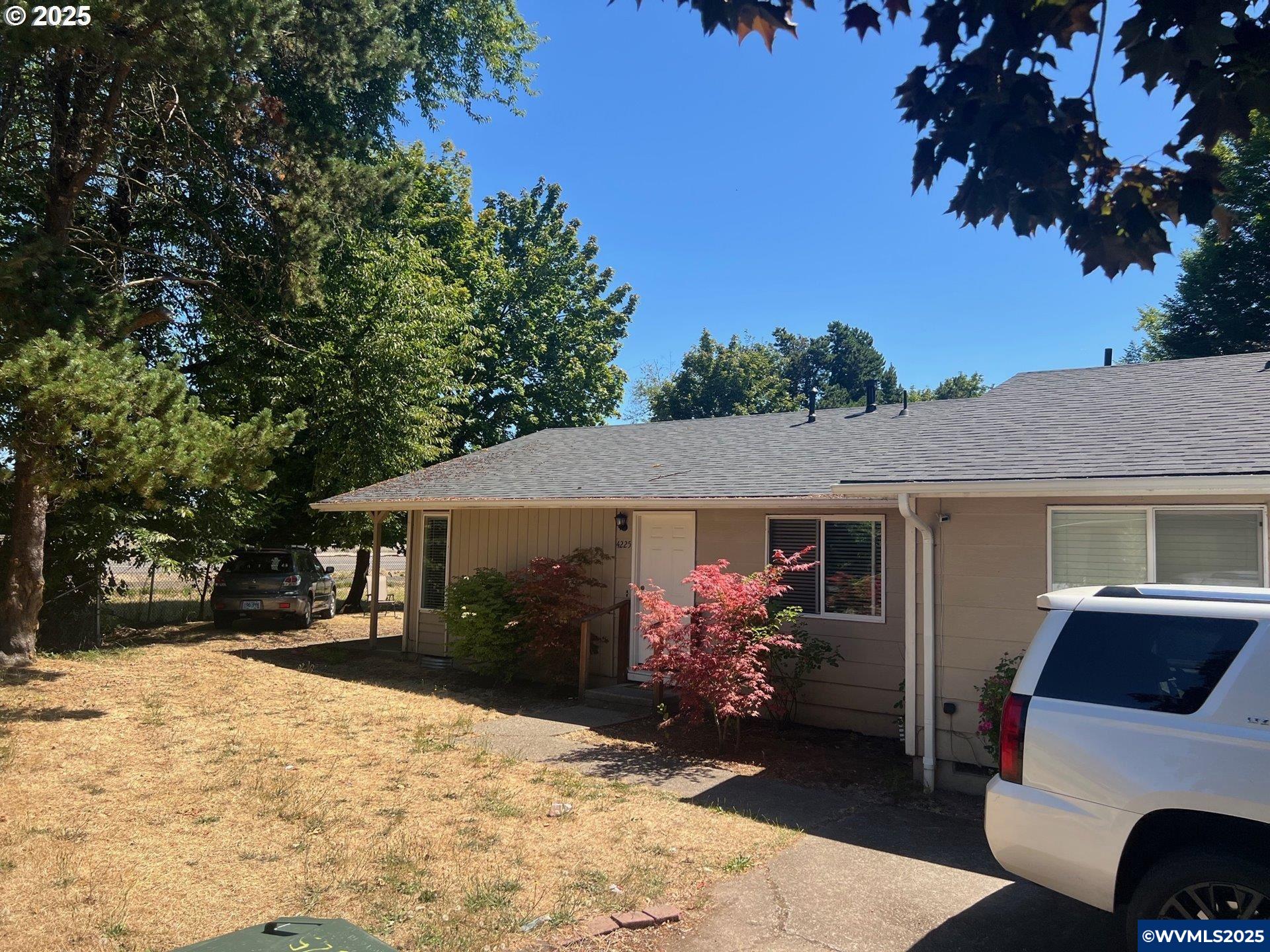 4223 Campbell Dr
