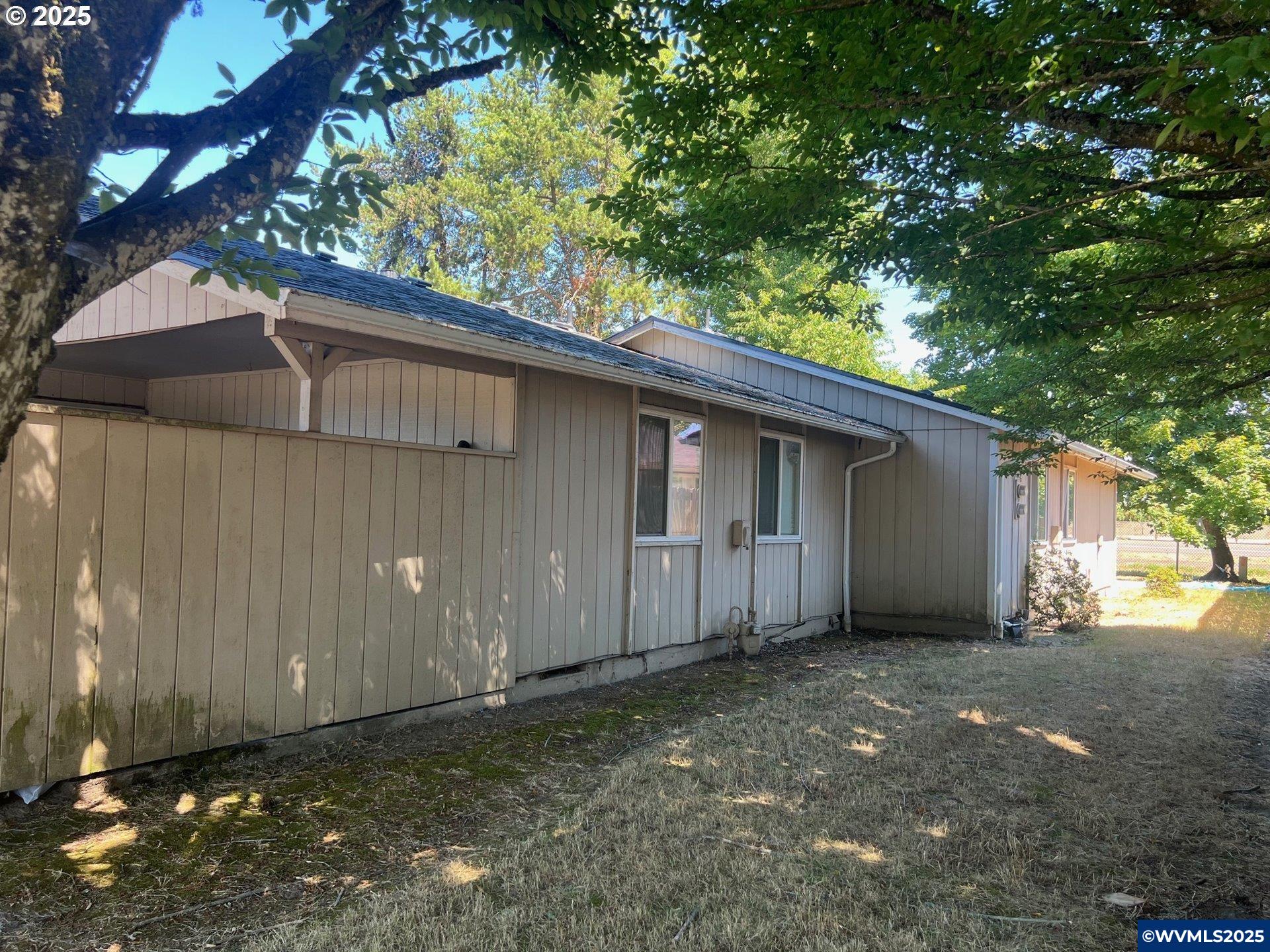 4223 Campbell Dr