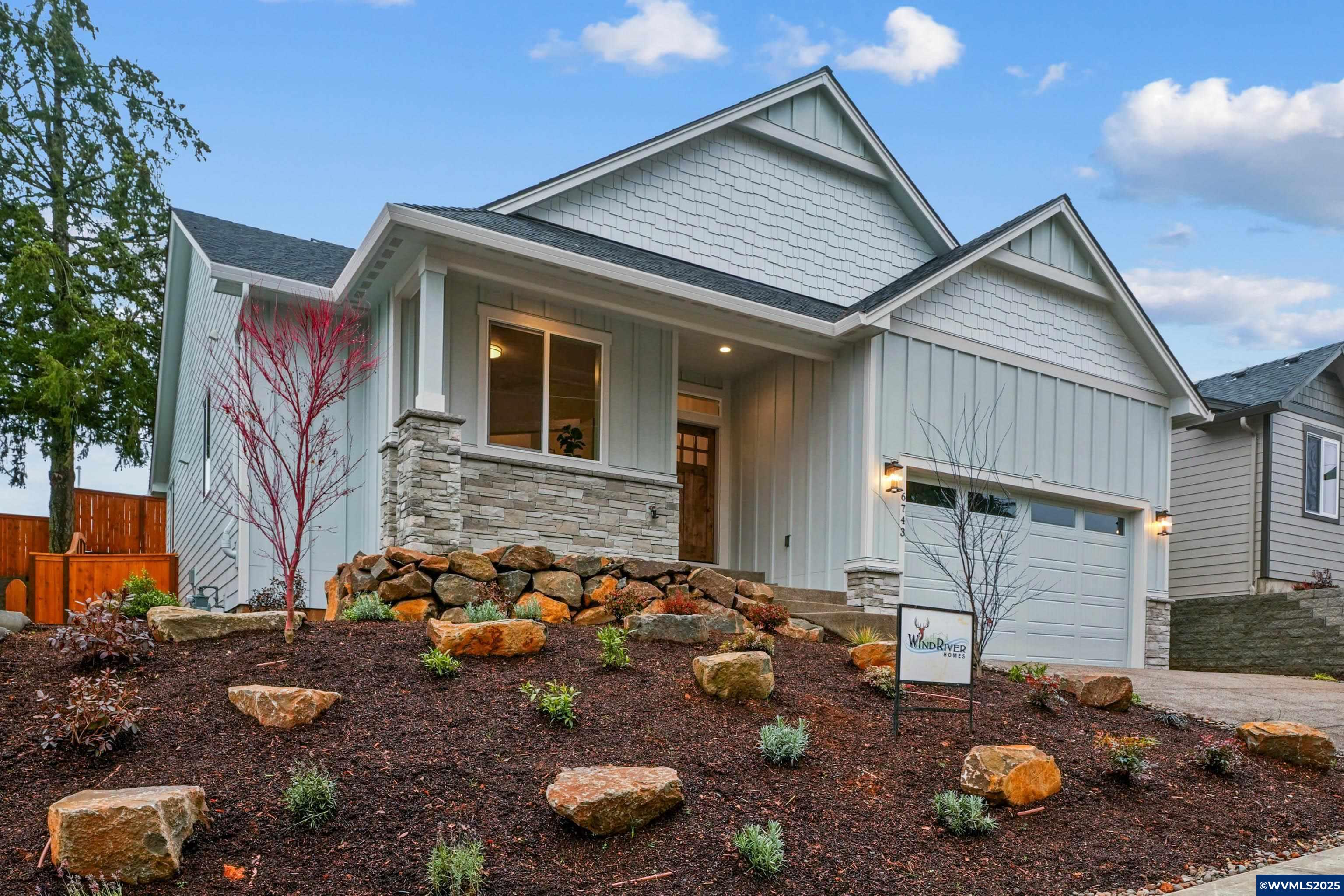 6752 Naomi Danielle St SE