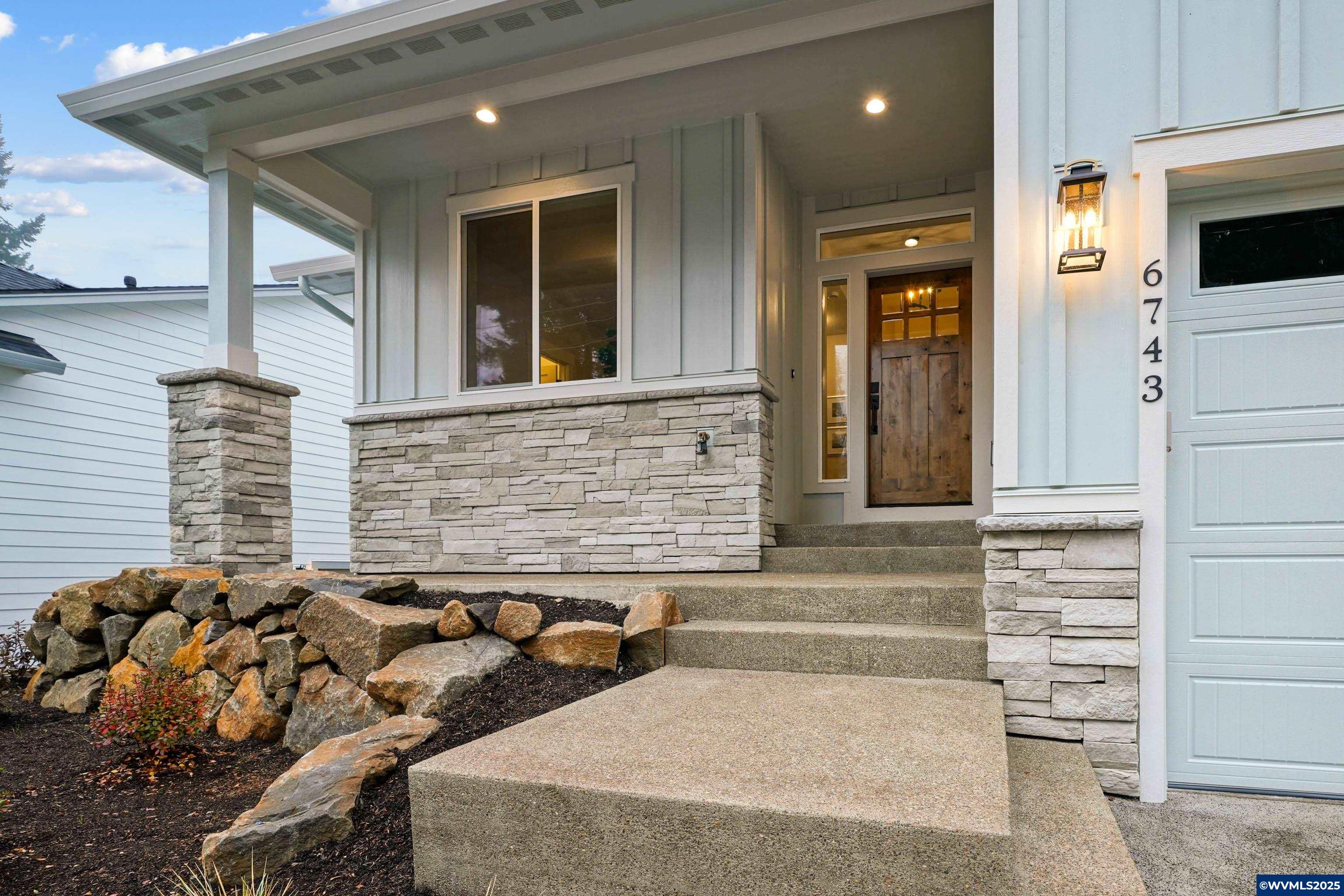 6752 Naomi Danielle St SE