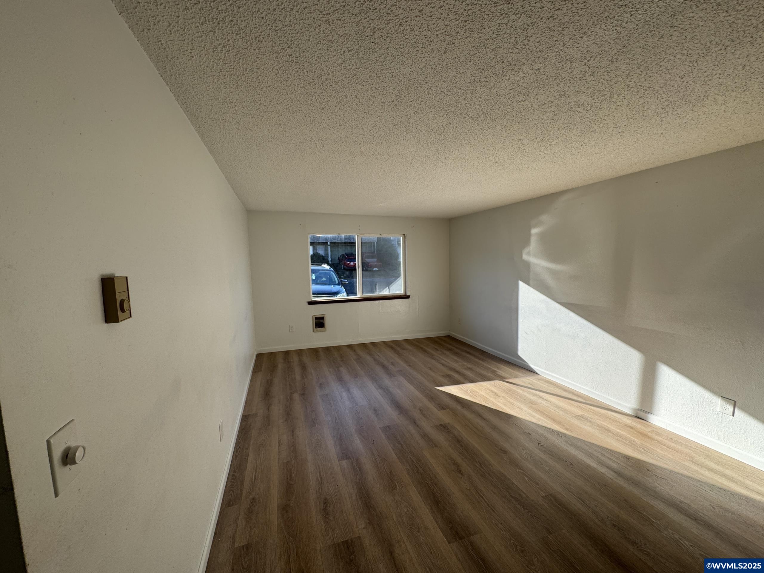 568 NW 3rd St