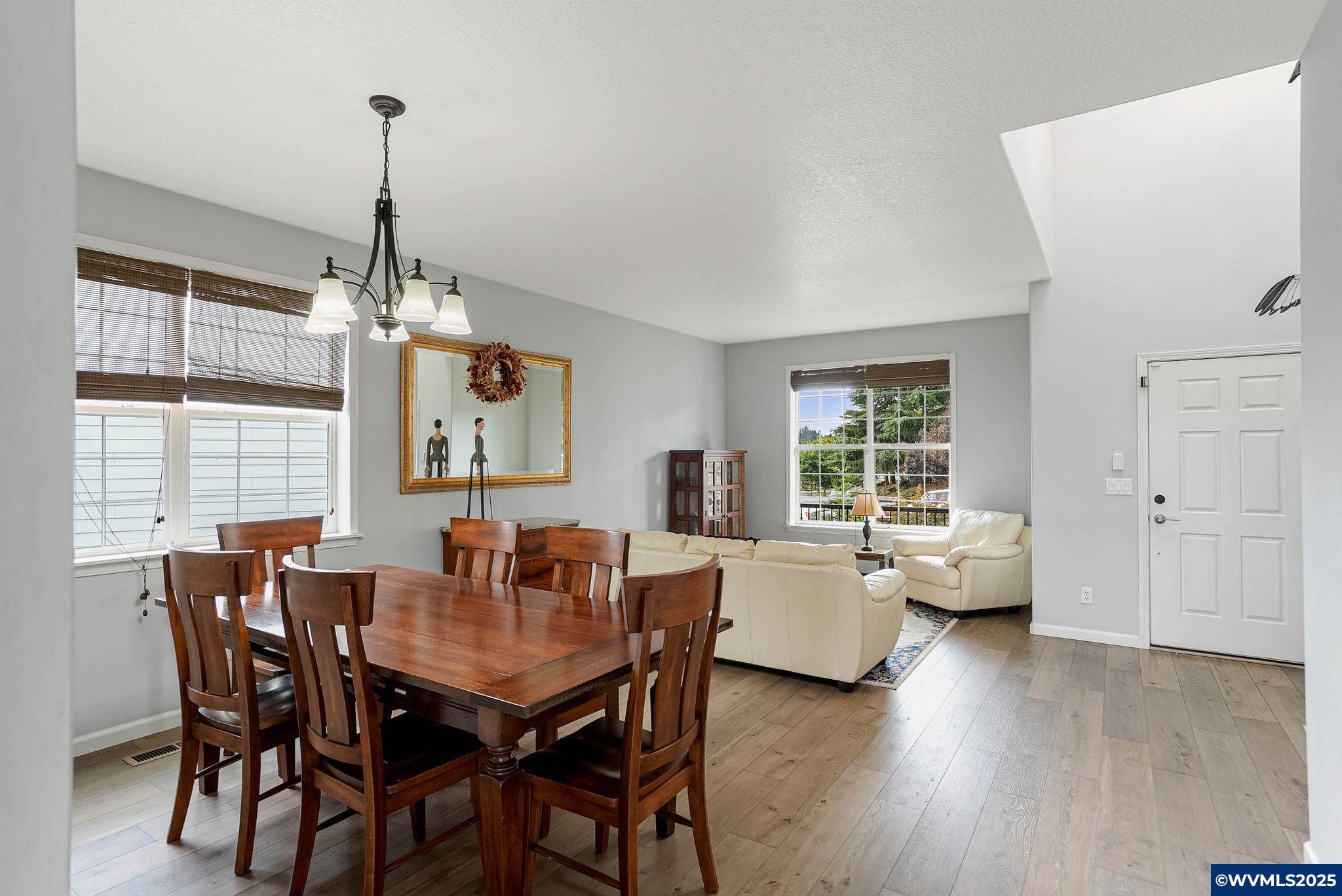 Salem, Oregon 97302, United States, 4 Bedrooms Bedrooms, ,4 BathroomsBathrooms,Residential,Active,189844