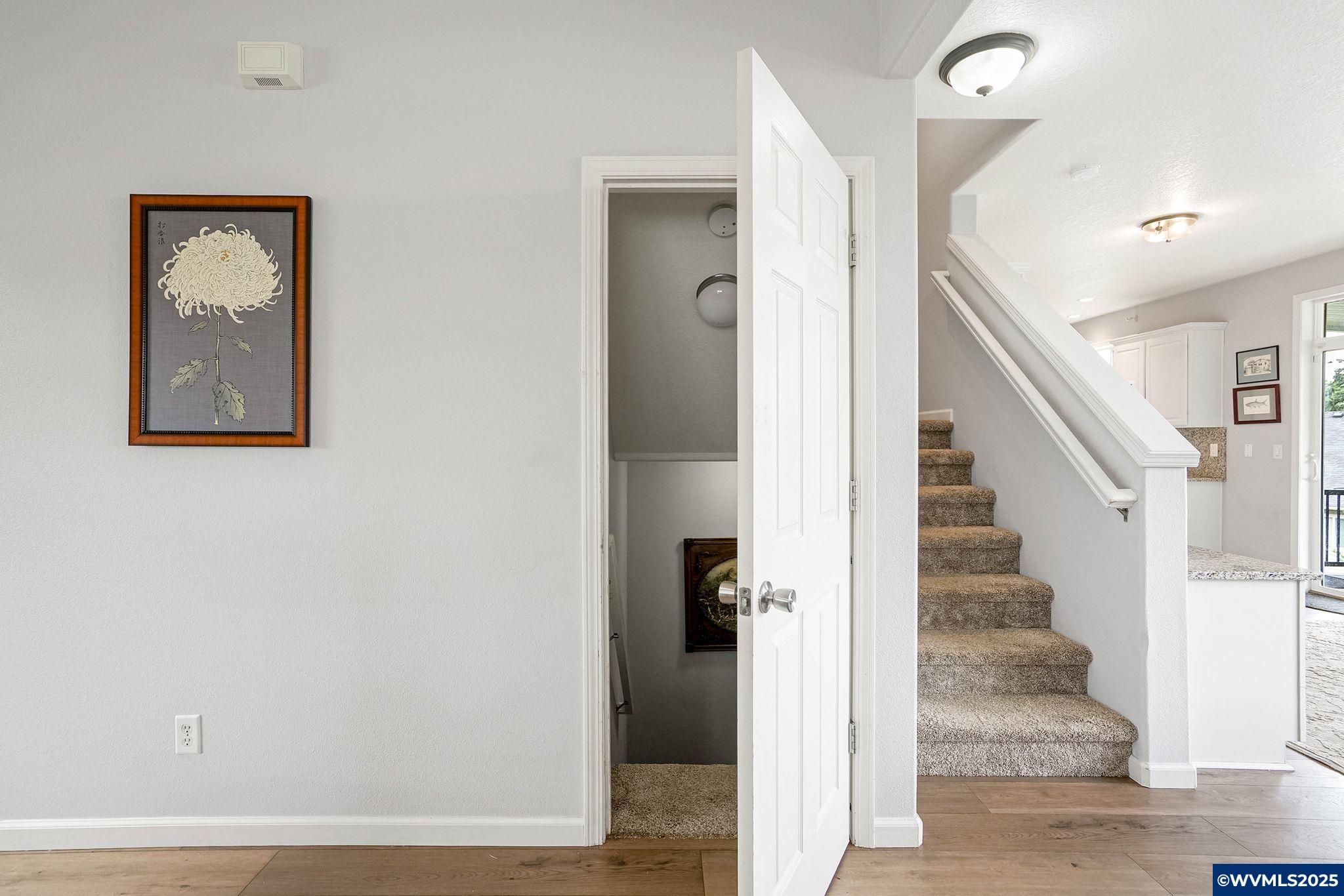 Salem, Oregon 97302, United States, 4 Bedrooms Bedrooms, ,4 BathroomsBathrooms,Residential,Active,189844