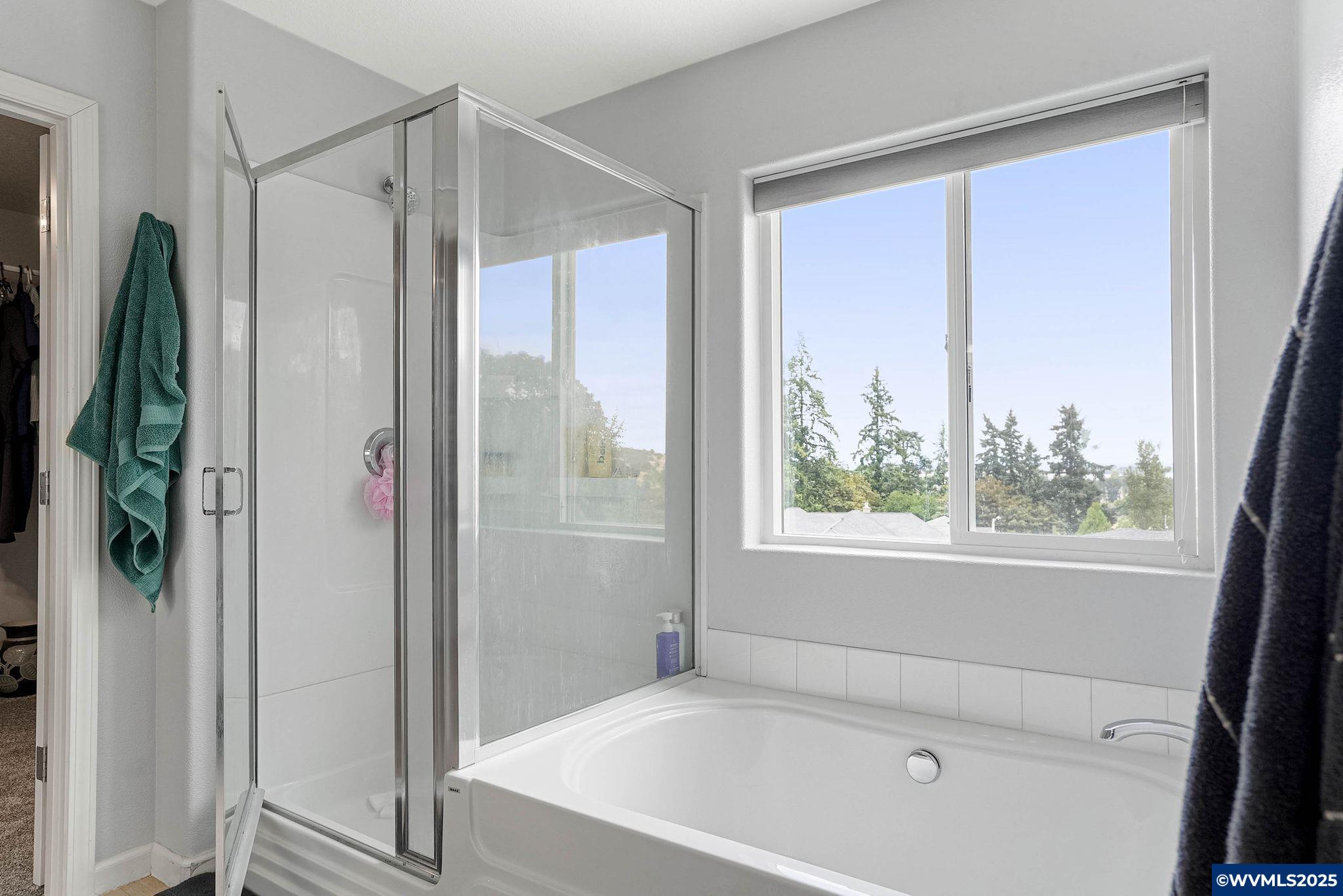 Salem, Oregon 97302, United States, 4 Bedrooms Bedrooms, ,4 BathroomsBathrooms,Residential,Active,189844