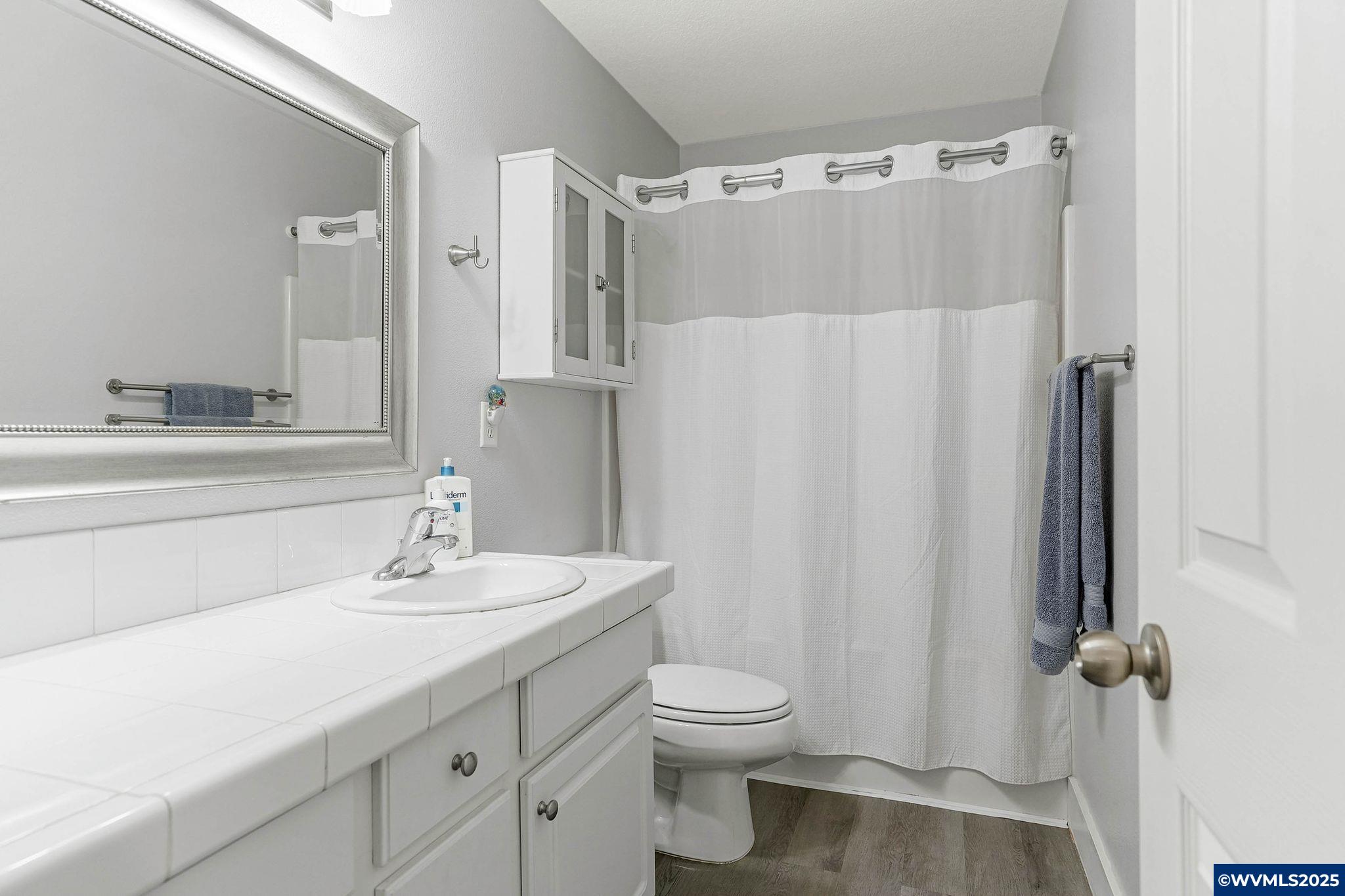 Salem, Oregon 97302, United States, 4 Bedrooms Bedrooms, ,4 BathroomsBathrooms,Residential,Active,189844