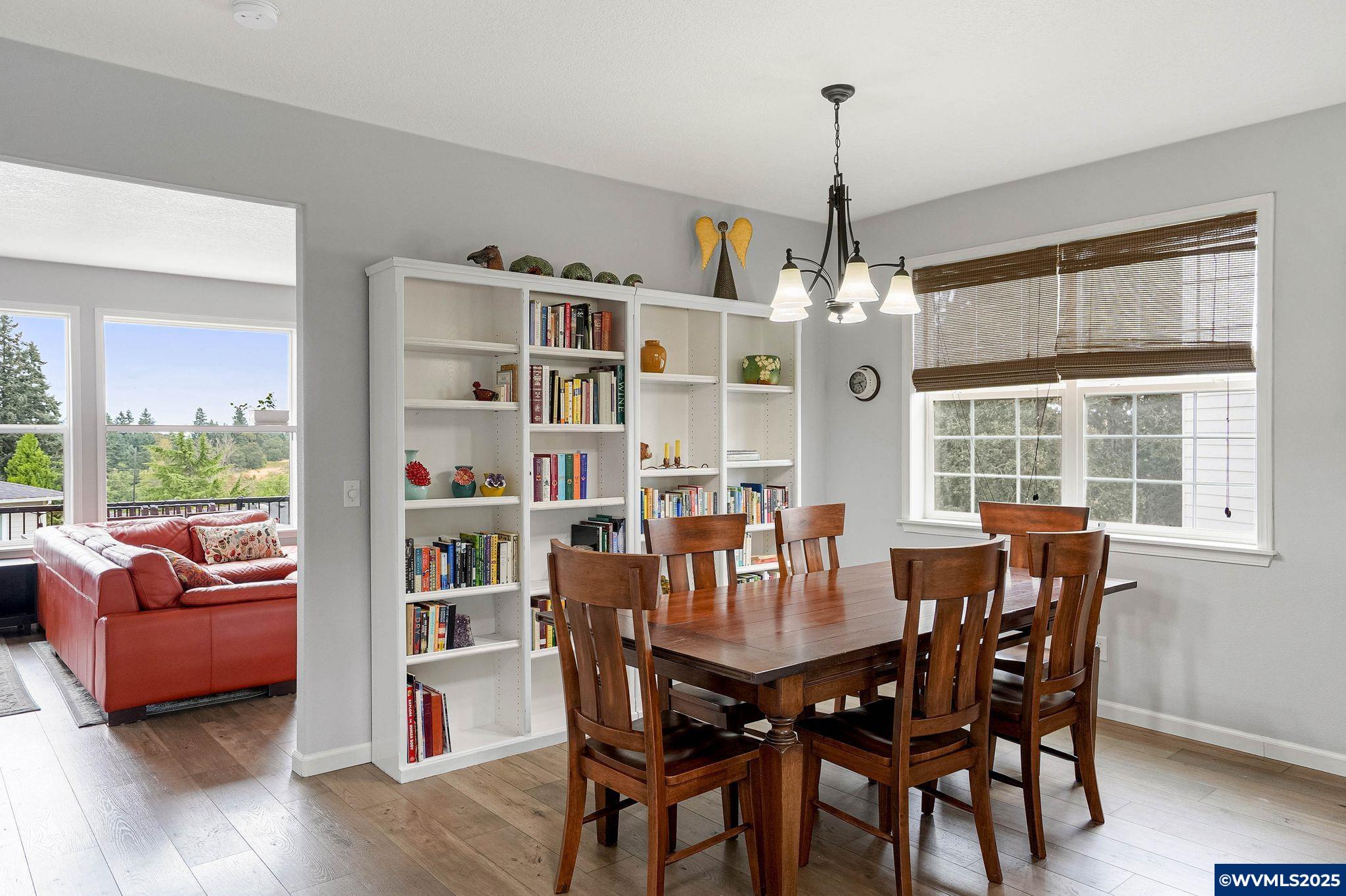 Salem, Oregon 97302, United States, 4 Bedrooms Bedrooms, ,4 BathroomsBathrooms,Residential,Active,189844