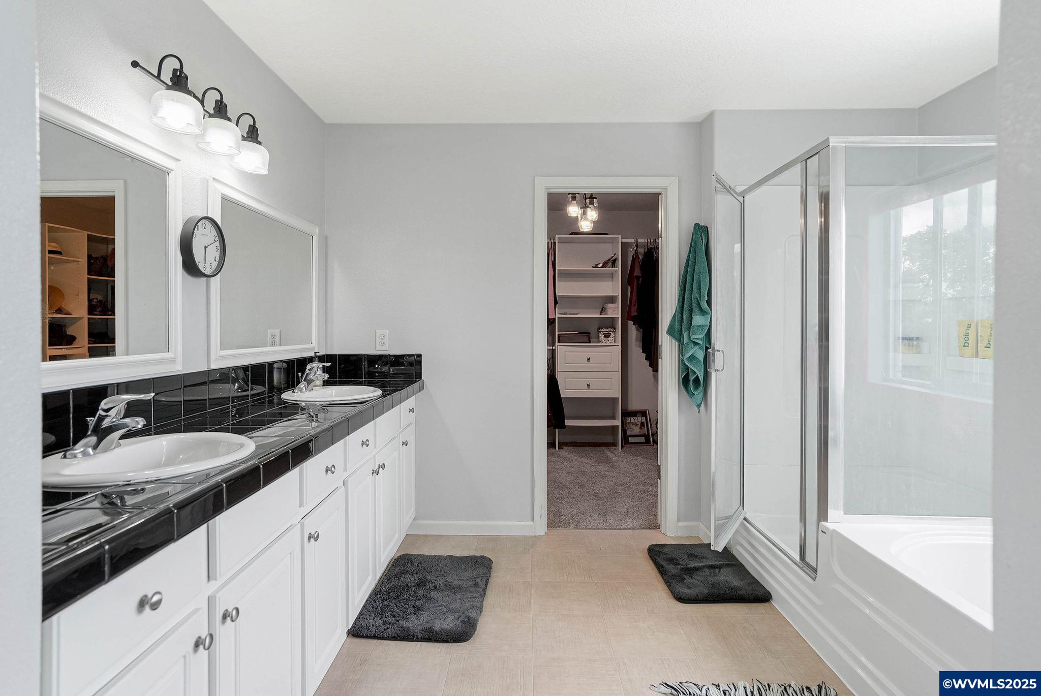 Salem, Oregon 97302, United States, 4 Bedrooms Bedrooms, ,4 BathroomsBathrooms,Residential,Active,189844