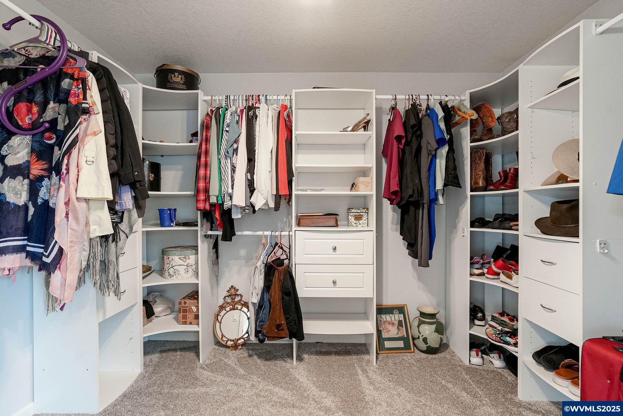 Salem, Oregon 97302, United States, 4 Bedrooms Bedrooms, ,4 BathroomsBathrooms,Residential,Active,189844