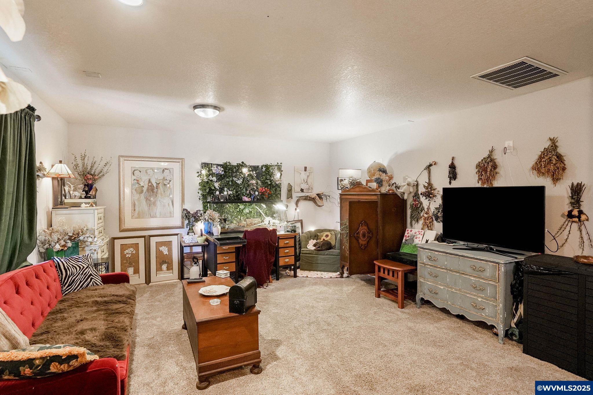 Salem, Oregon 97302, United States, 4 Bedrooms Bedrooms, ,4 BathroomsBathrooms,Residential,Active,189844