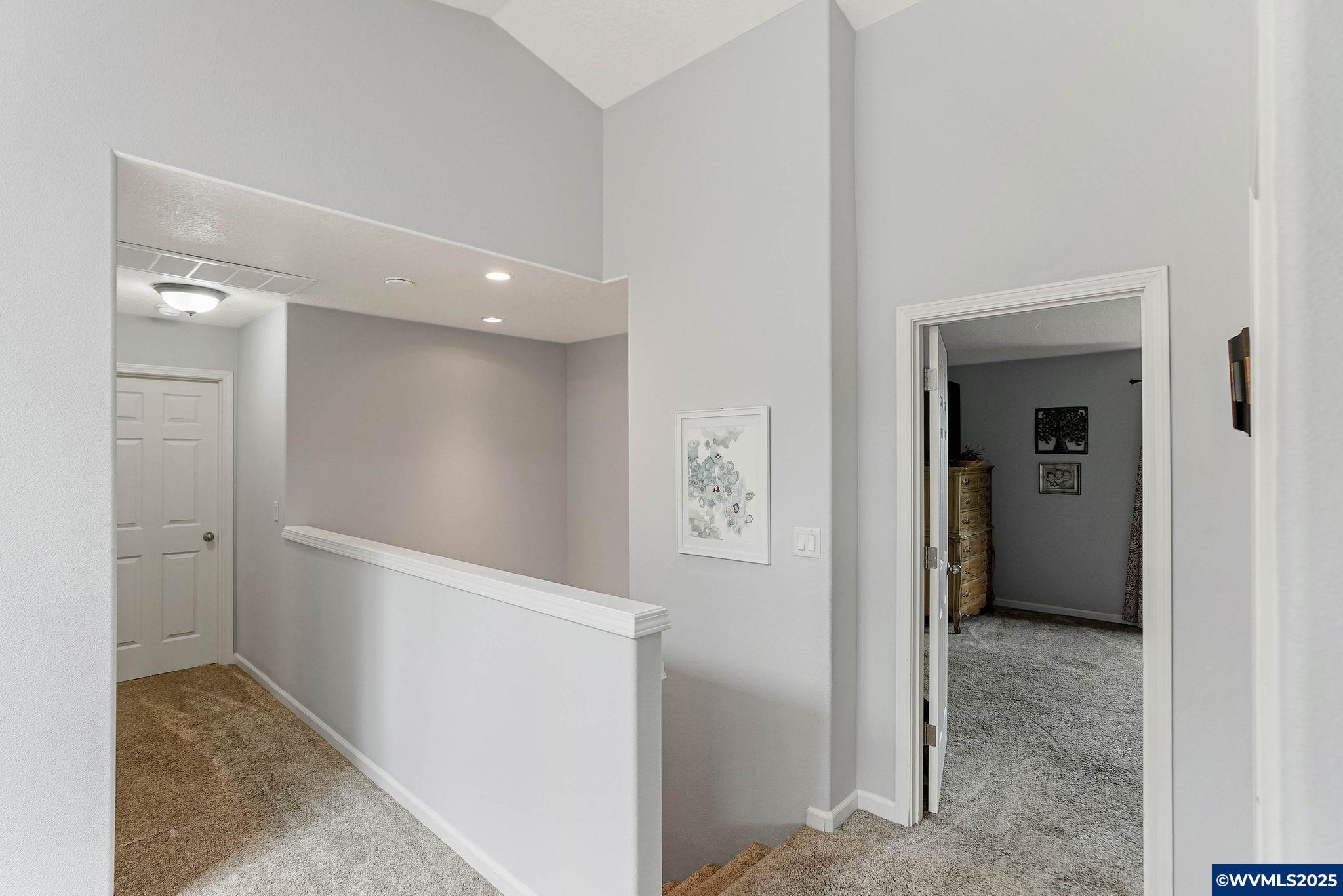 Salem, Oregon 97302, United States, 4 Bedrooms Bedrooms, ,4 BathroomsBathrooms,Residential,Active,189844