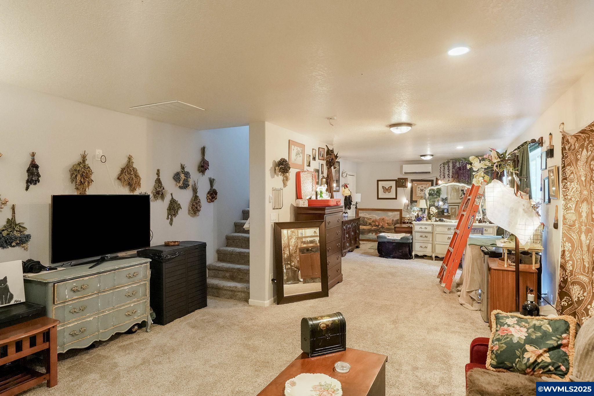 Salem, Oregon 97302, United States, 4 Bedrooms Bedrooms, ,4 BathroomsBathrooms,Residential,Active,189844