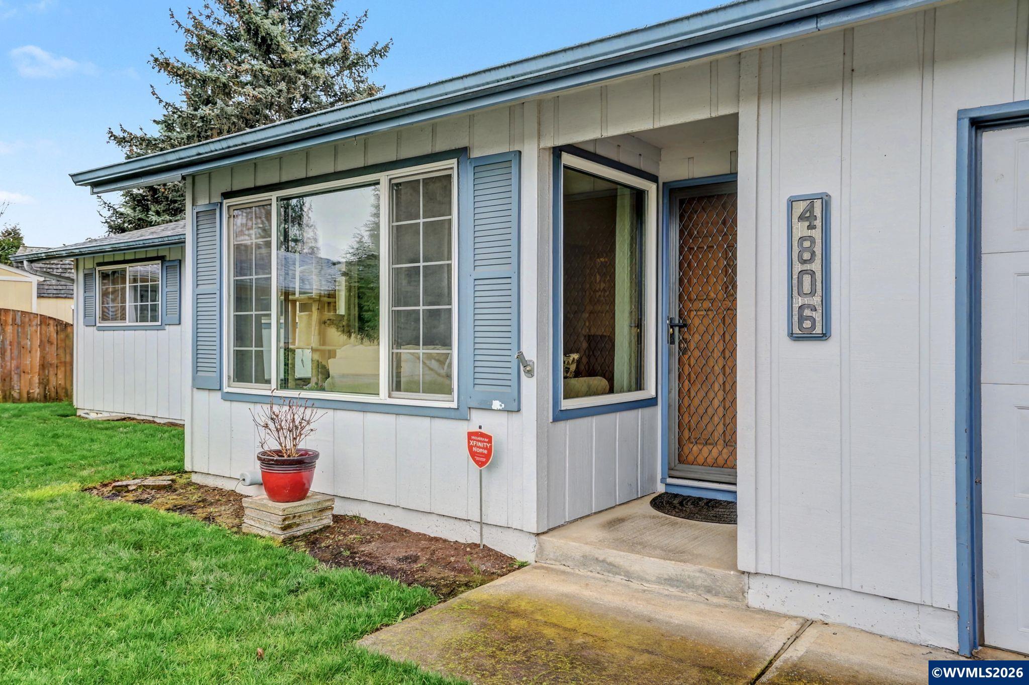 4806 Capistrano Ct NE