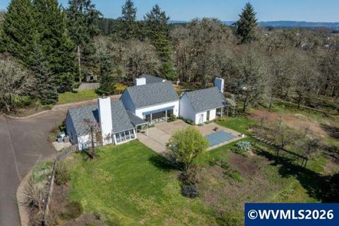 3251 SW Redmond Hill Rd McMinnville OR 97128