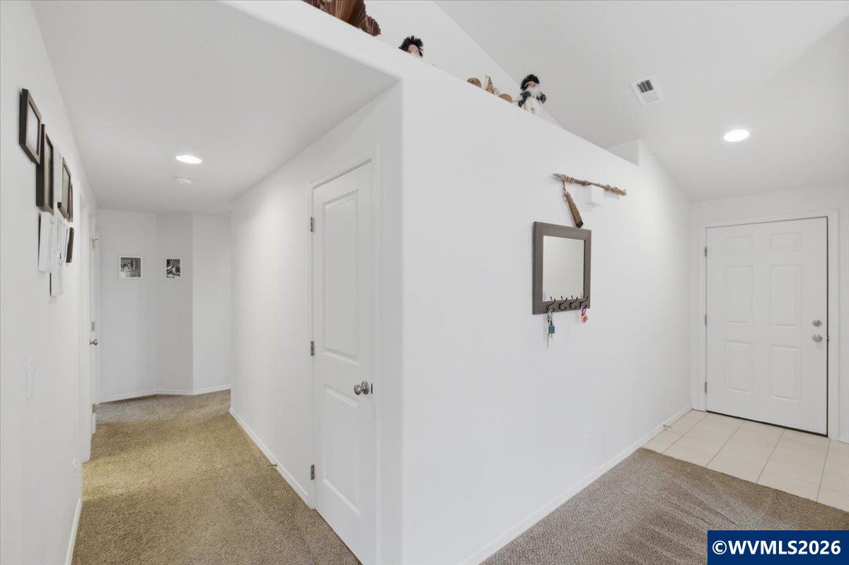 1423 SE Snowberry Av