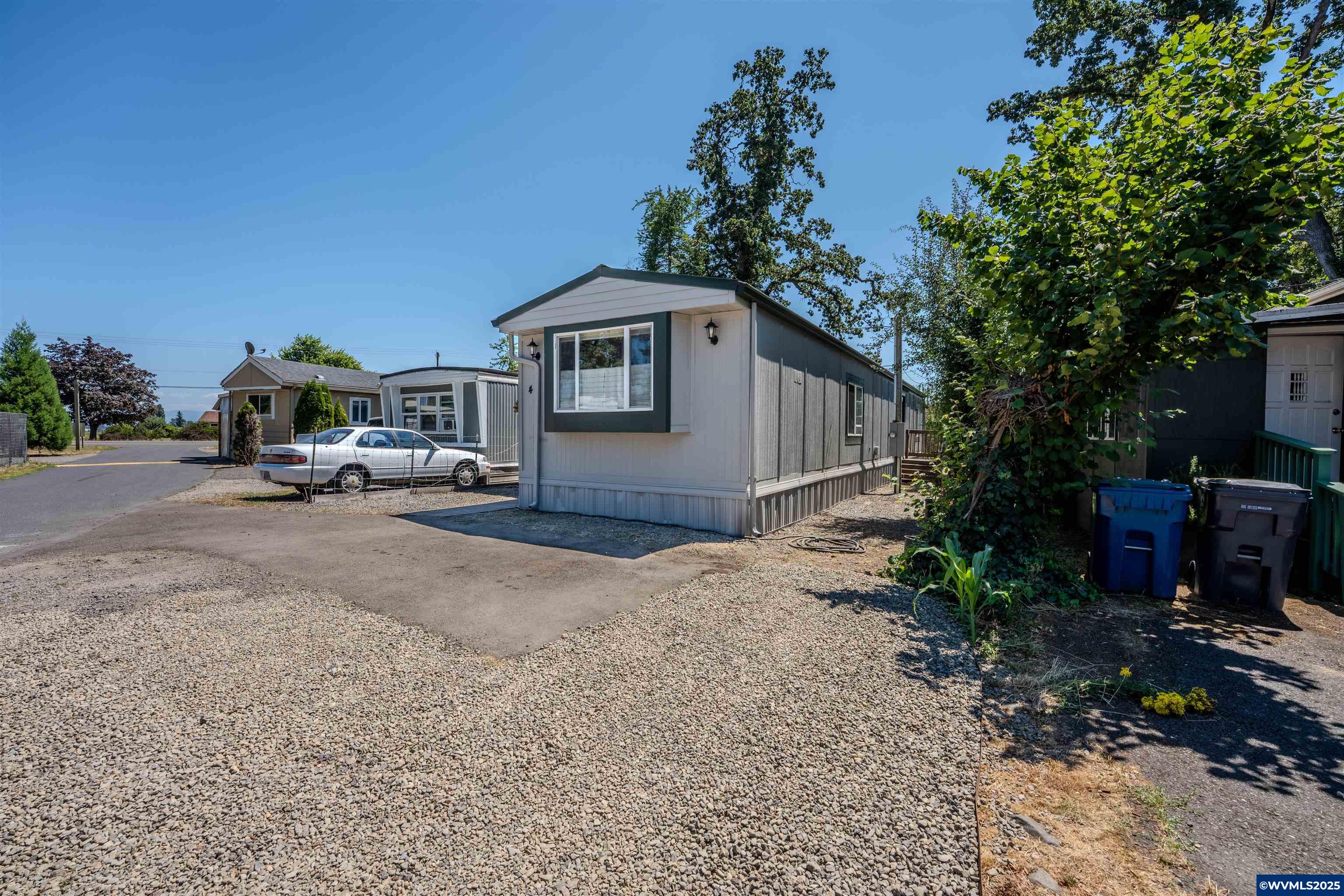 1065 Pacific Hwy