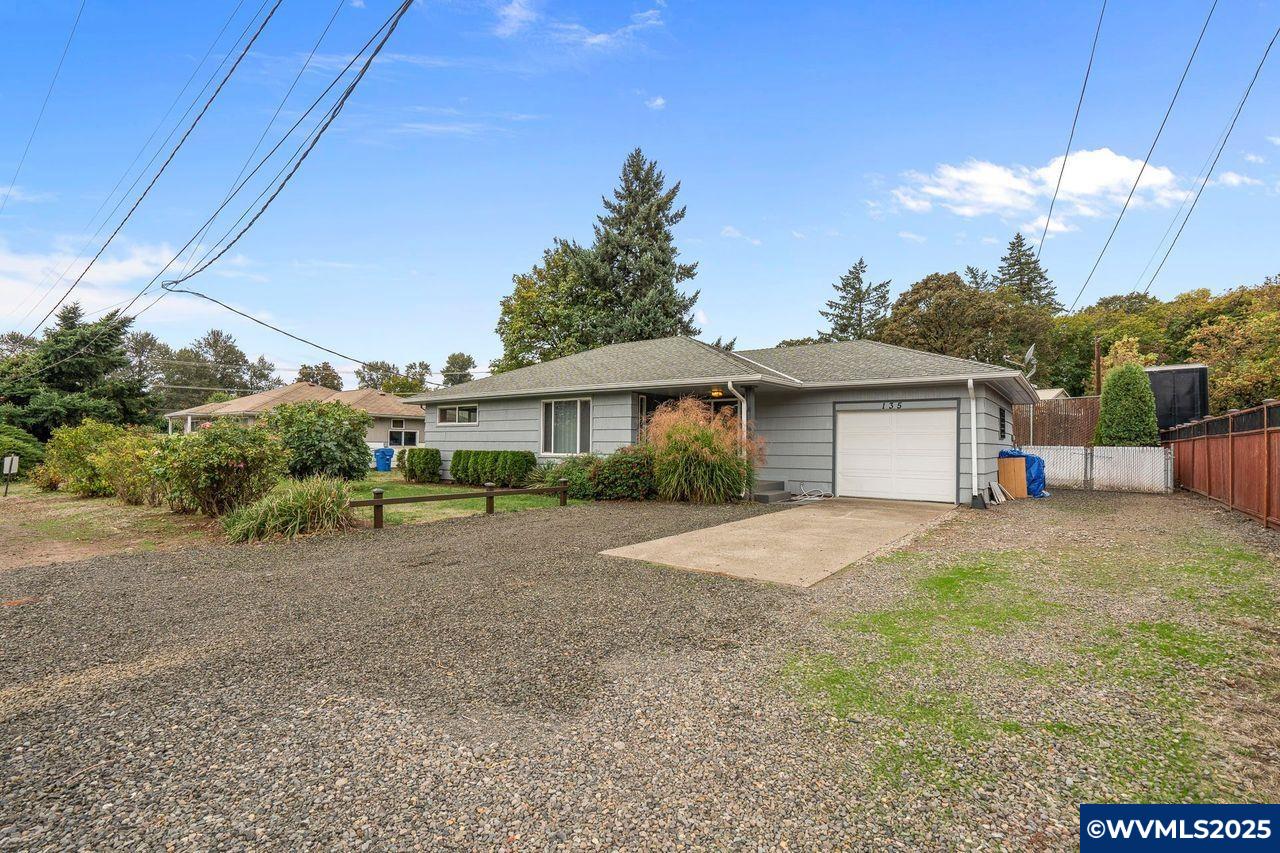 135 College Dr NW
