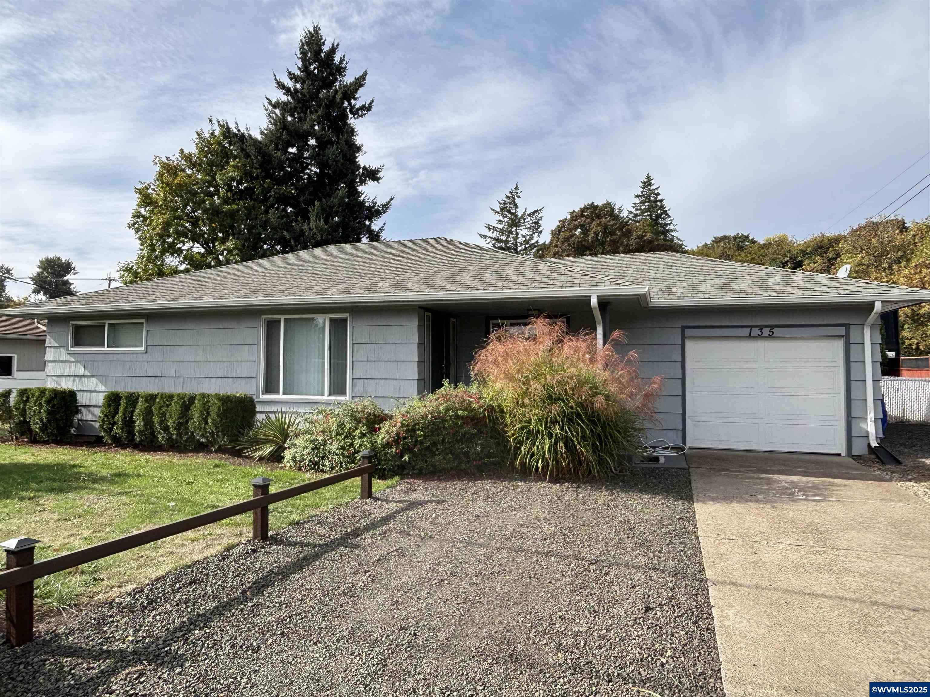 135 College Dr NW