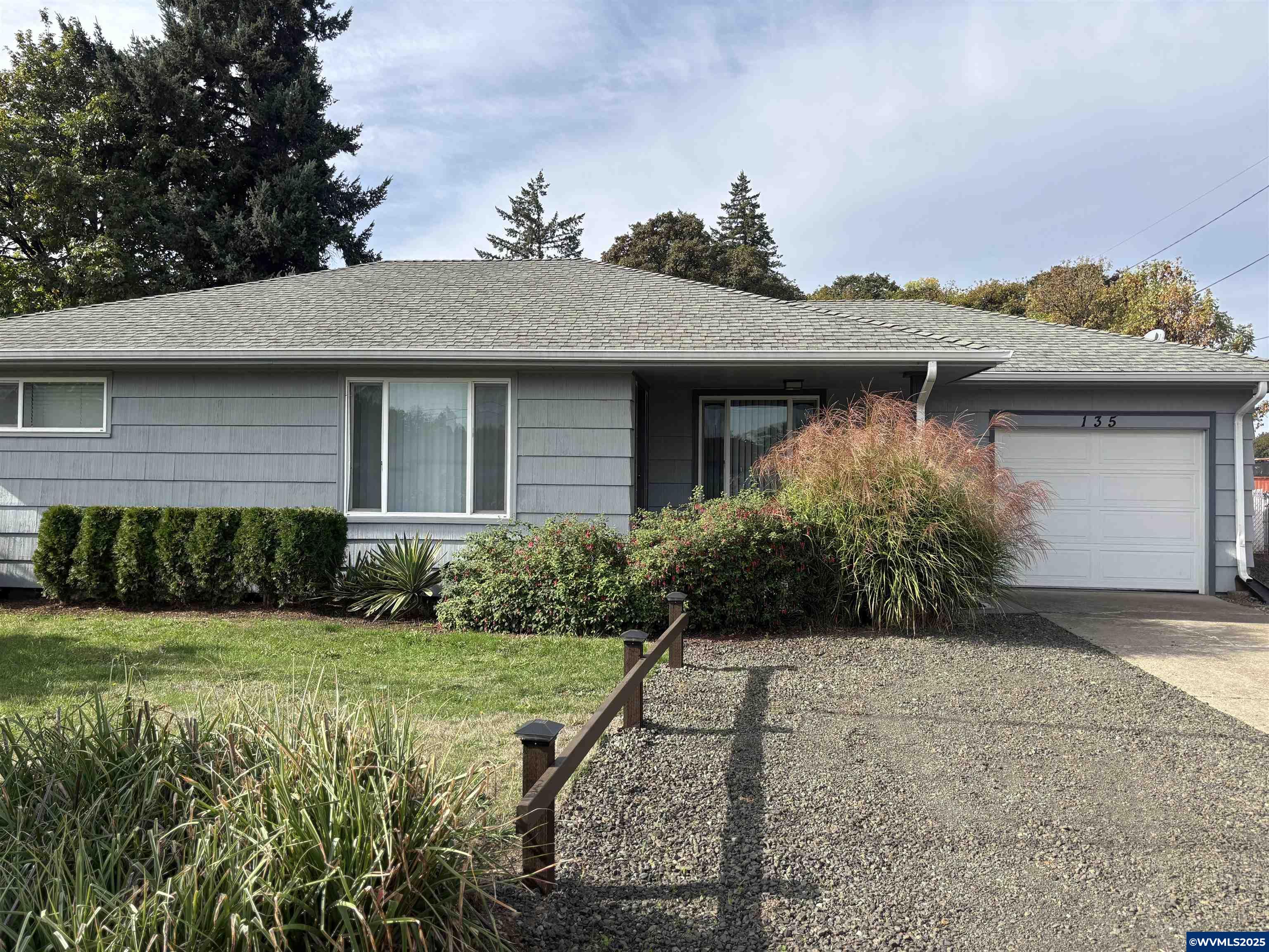 135 College Dr NW