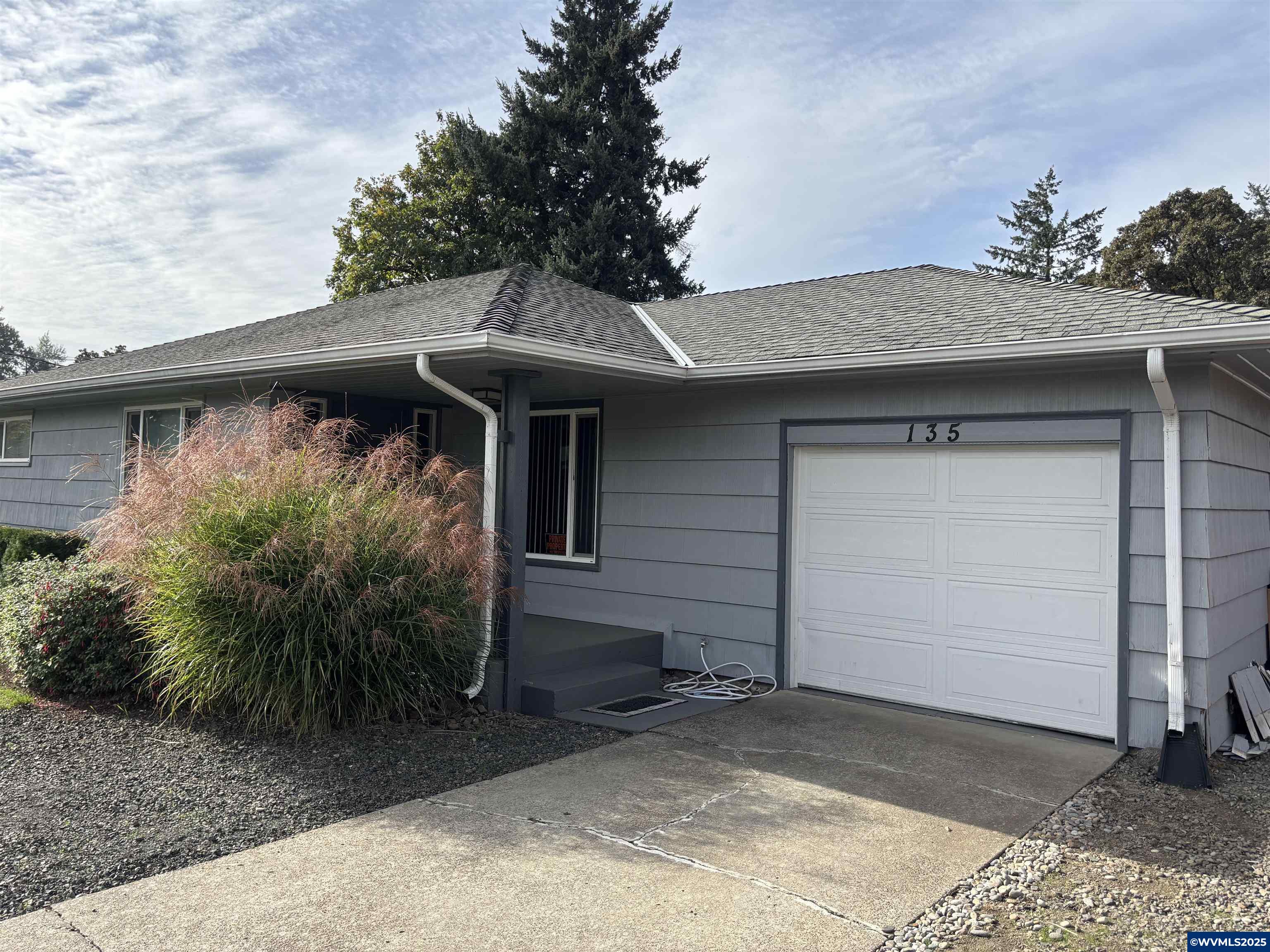 135 College Dr NW