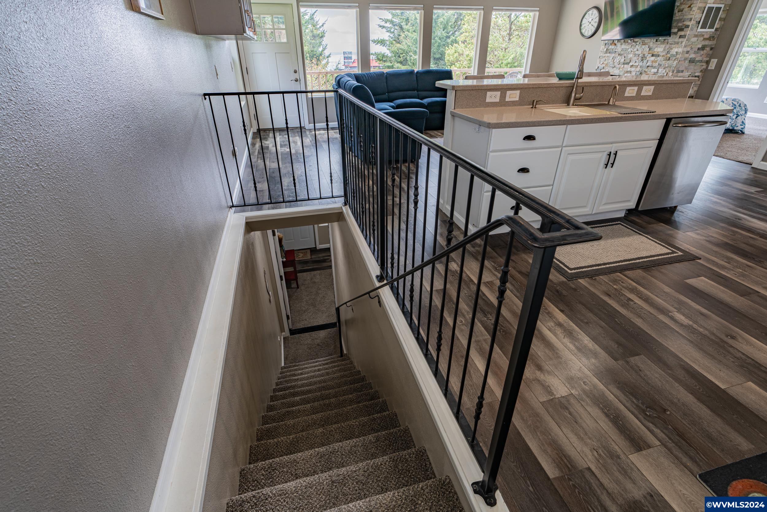 Newport, Oregon 97365, United States, 3 Bedrooms Bedrooms, ,3 BathroomsBathrooms,Residential,Active,43906