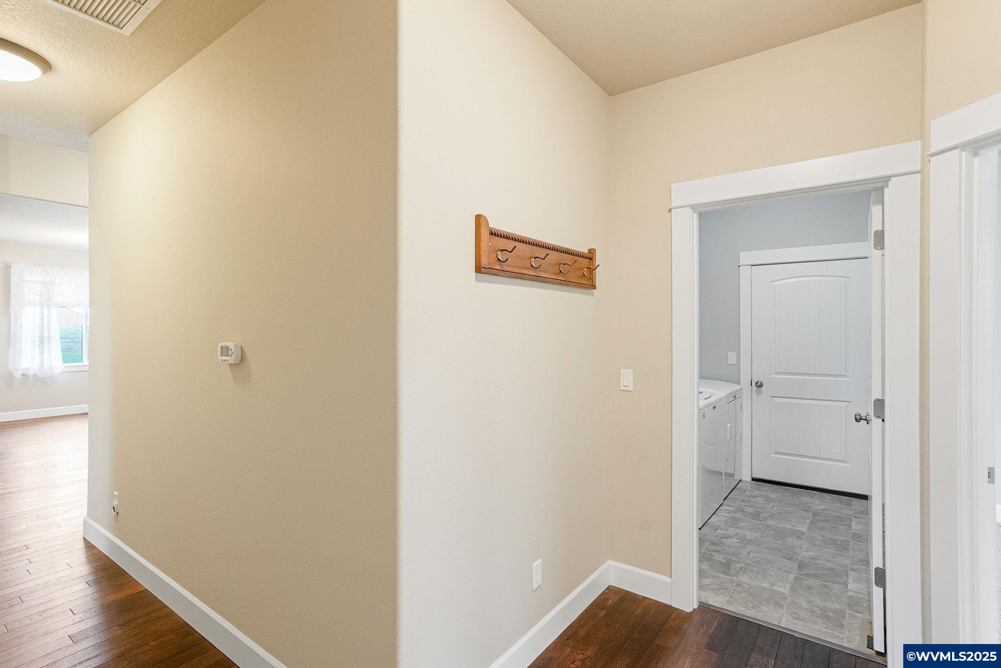 Monmouth, Oregon 97361, United States, 4 Bedrooms Bedrooms, ,2 BathroomsBathrooms,Residential,Active,250616