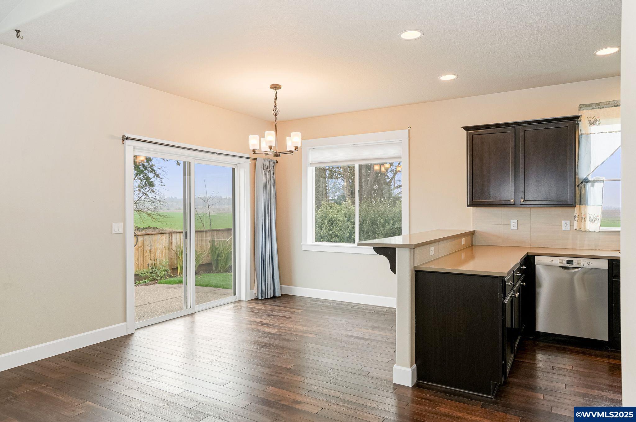 Monmouth, Oregon 97361, United States, 4 Bedrooms Bedrooms, ,2 BathroomsBathrooms,Residential,Active,250616