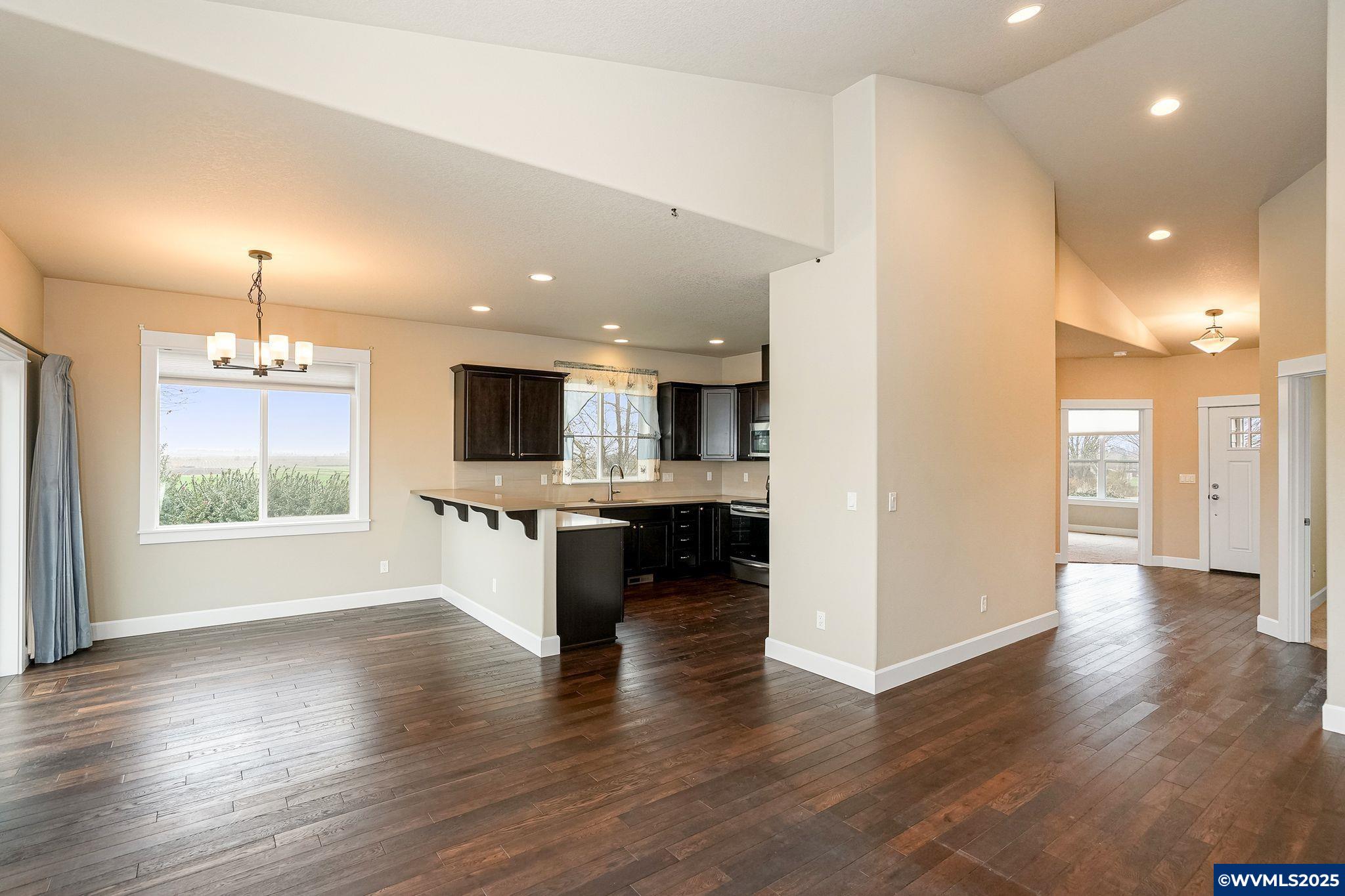 Monmouth, Oregon 97361, United States, 4 Bedrooms Bedrooms, ,2 BathroomsBathrooms,Residential,Active,250616