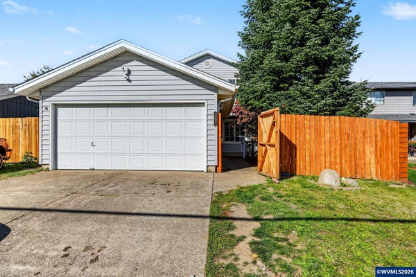 2027 QUEEN AVE SE, ALBANY, OR 97322 - Image a20fd4abfe71f977fe2e50e68bf2e1d9/1463815540