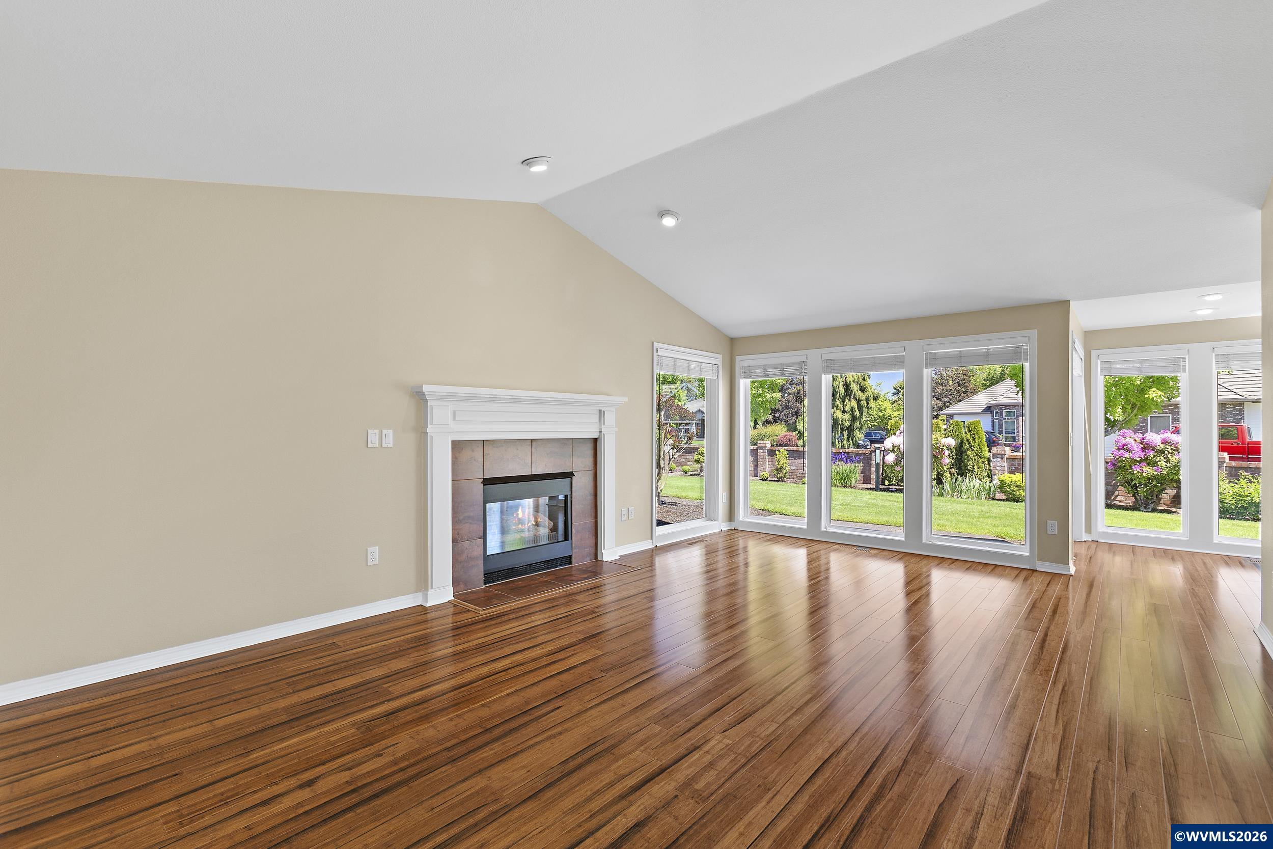 6358 Crenshaw Dr N